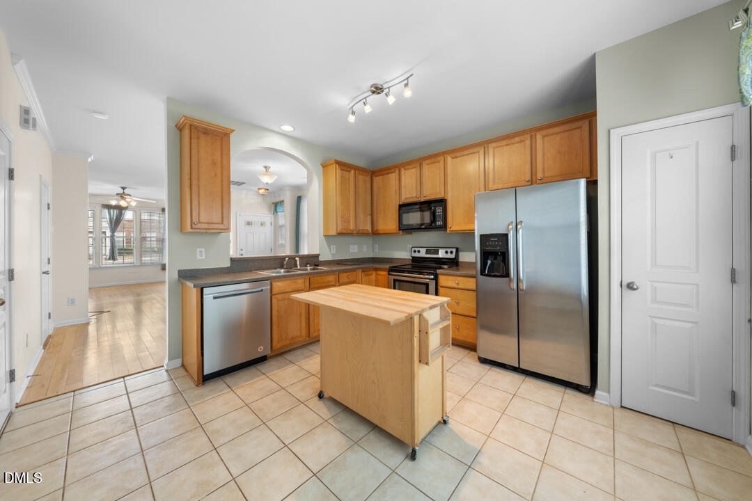7831 Silverthread Lane Property Photo 14