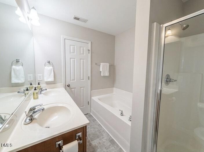 1008 Mica Lamp Court Property Photo 8