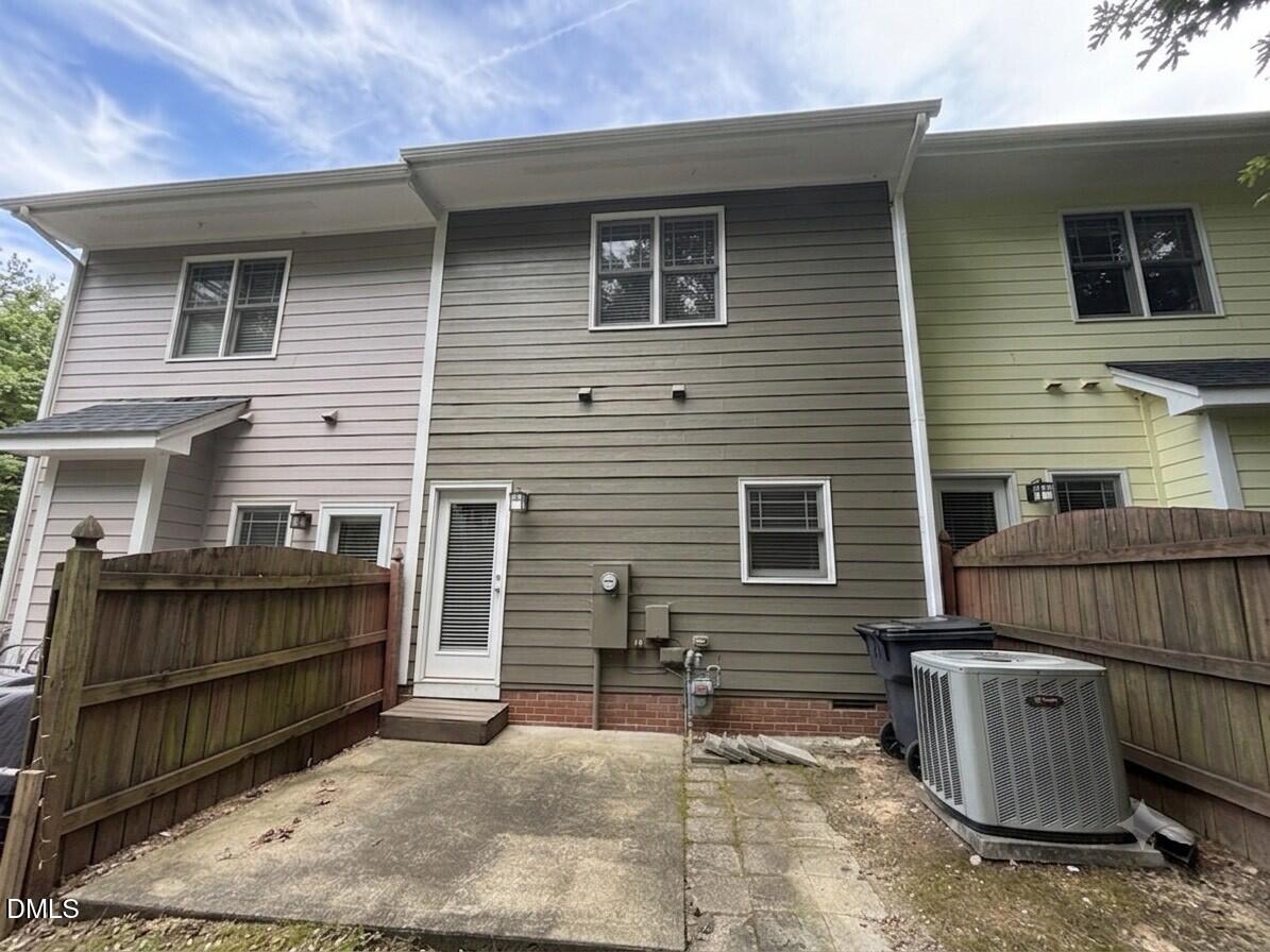 1008 Mica Lamp Court Property Photo 11