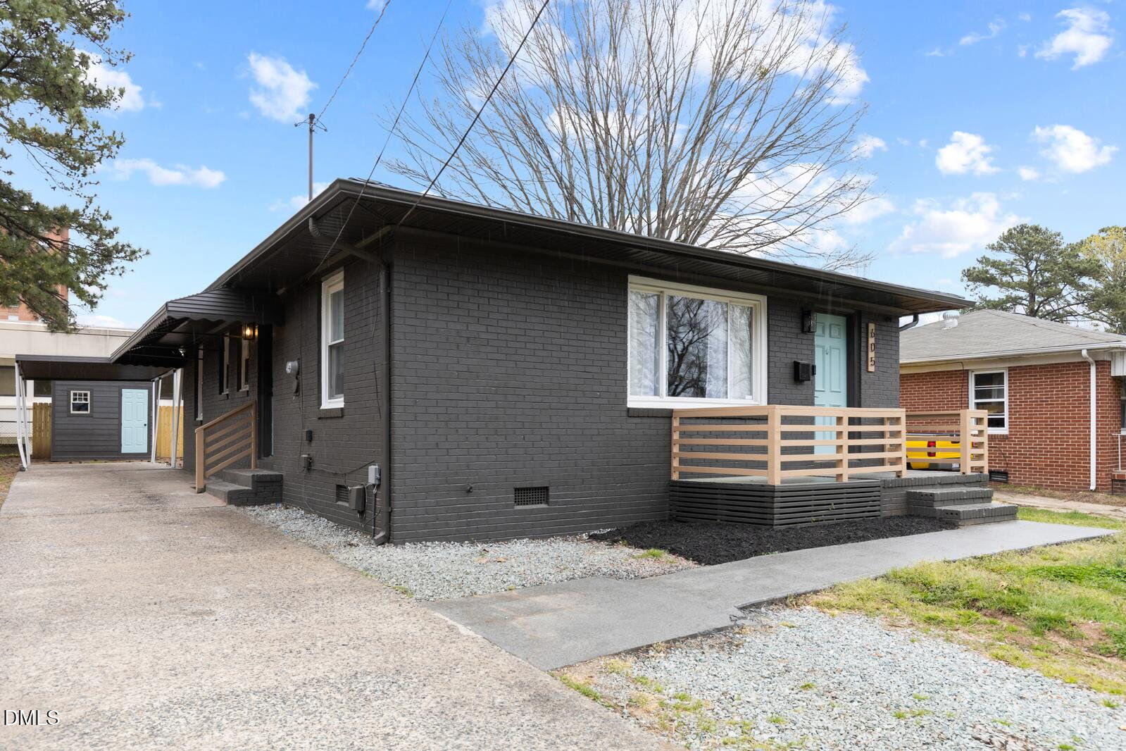 605 Cecil Street Property Photo 1