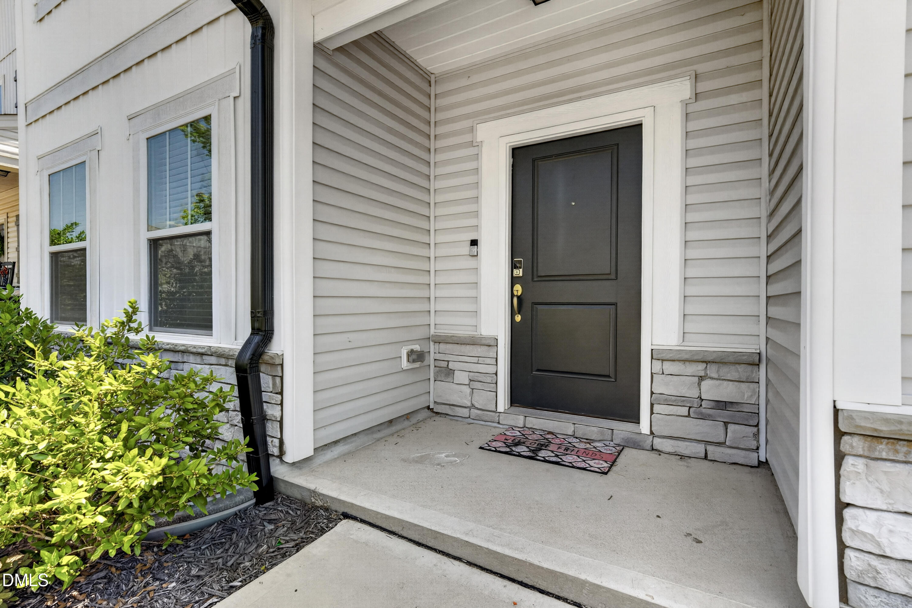 114 Curling Creek Drive Property Photo 6