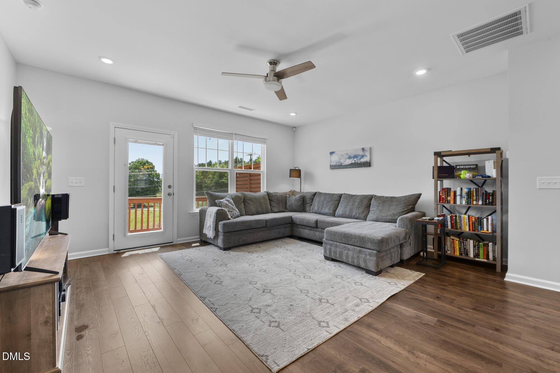 2102 Enrichment Way Property Photo 8