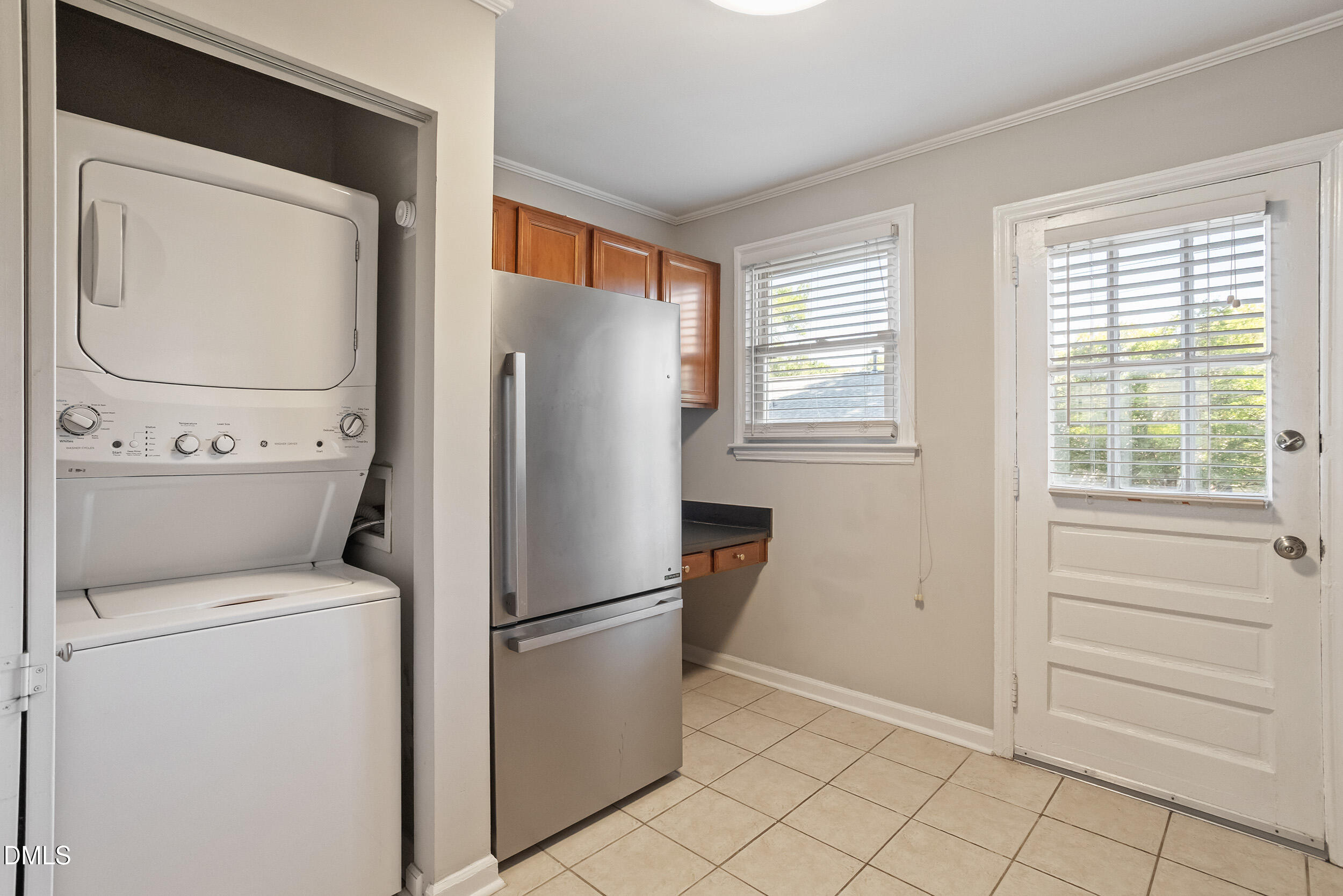 2320 Bernard Street Property Photo 10
