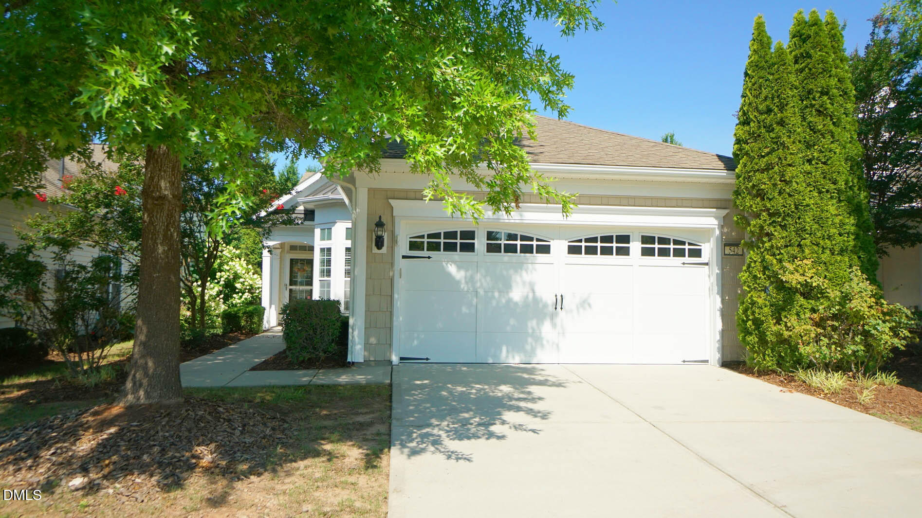 542 Tomkins Loop Property Photo 2