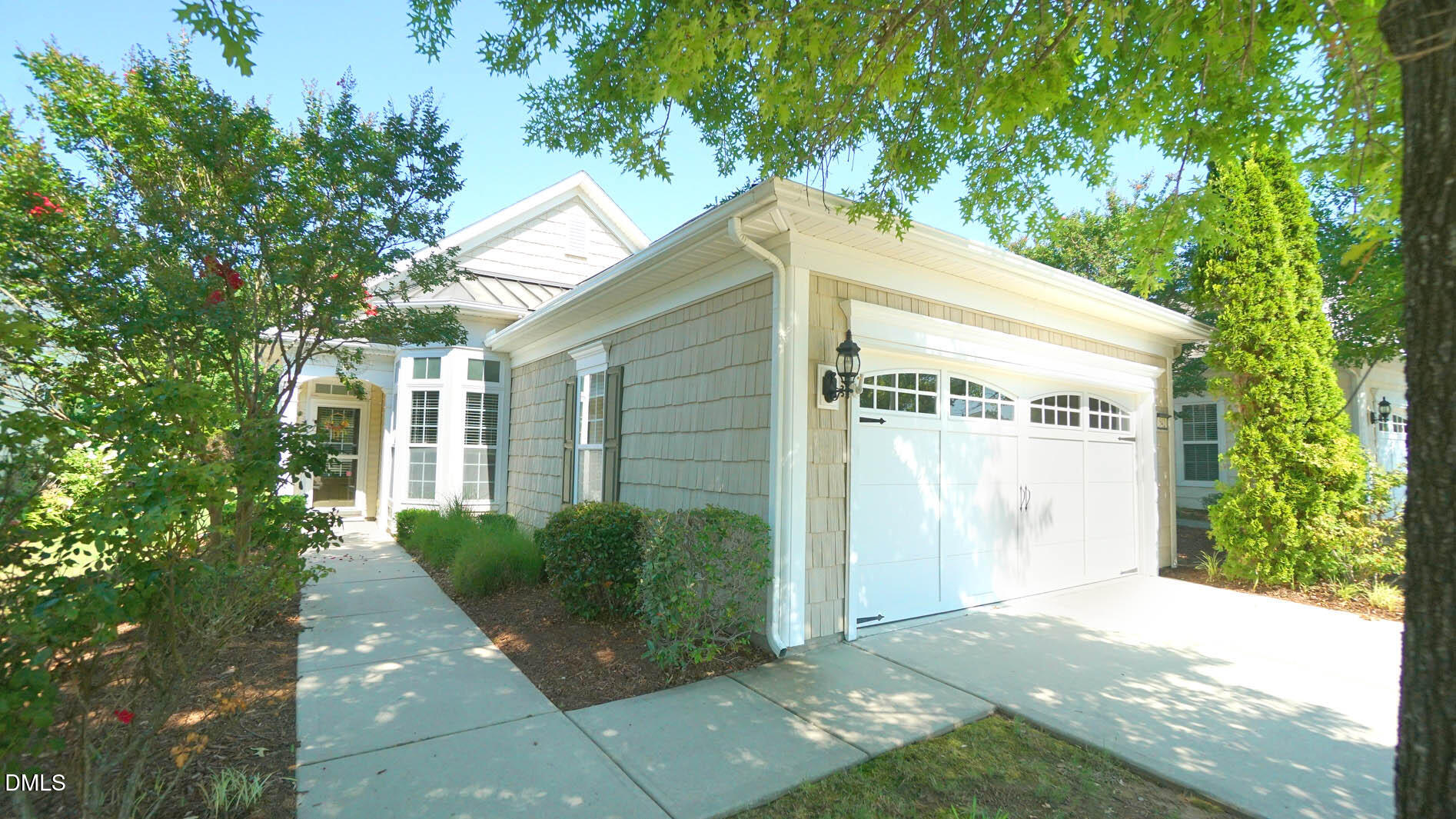 542 Tomkins Loop Property Photo 3