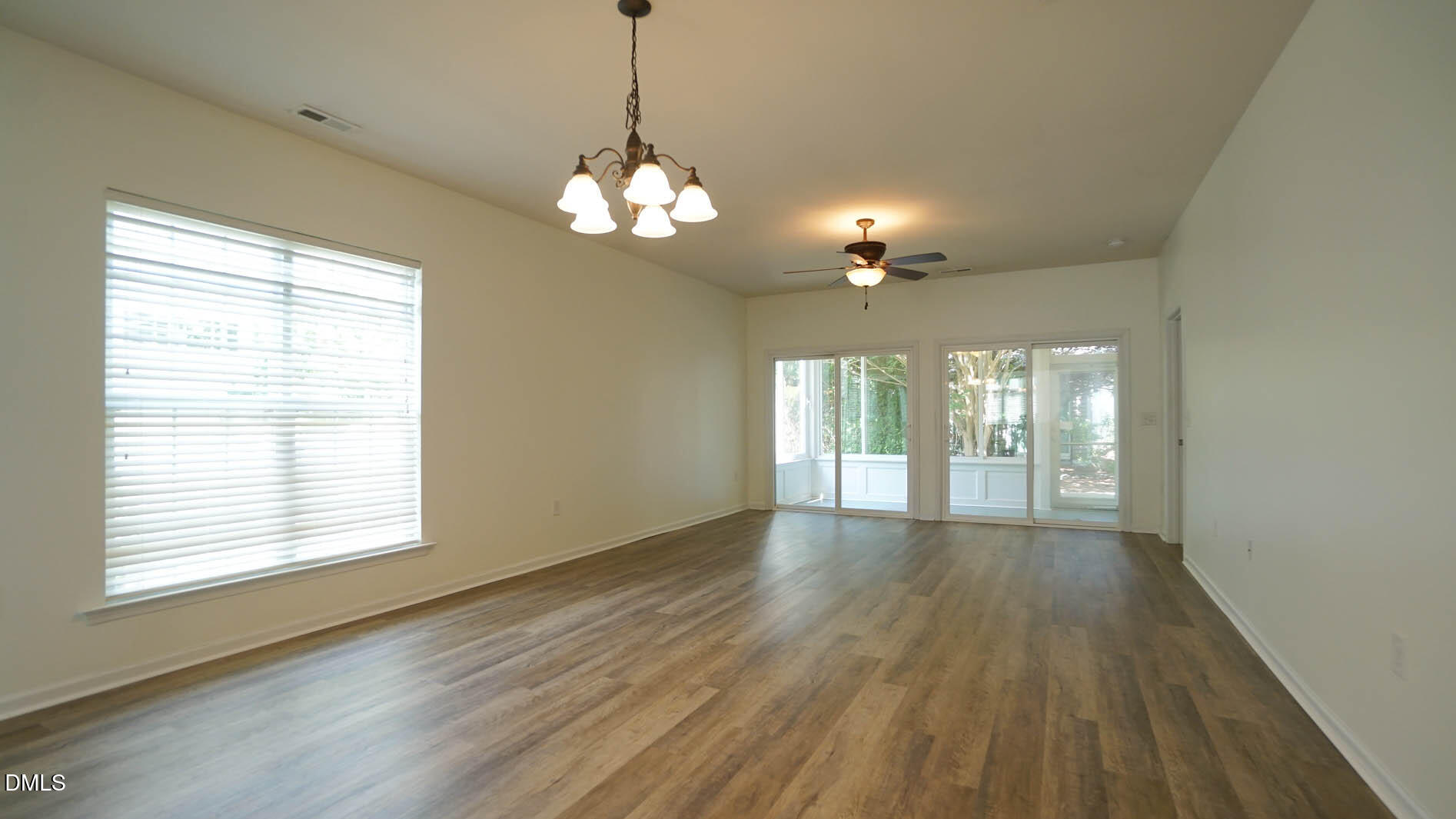 542 Tomkins Loop Property Photo 27