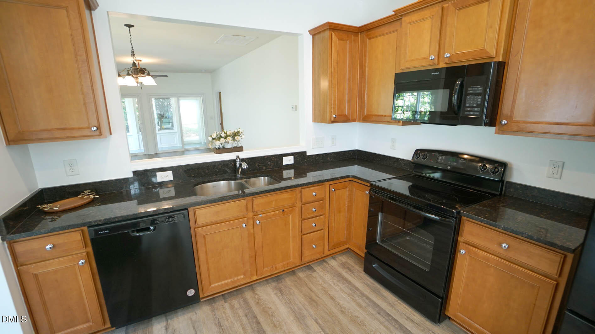542 Tomkins Loop Property Photo 64