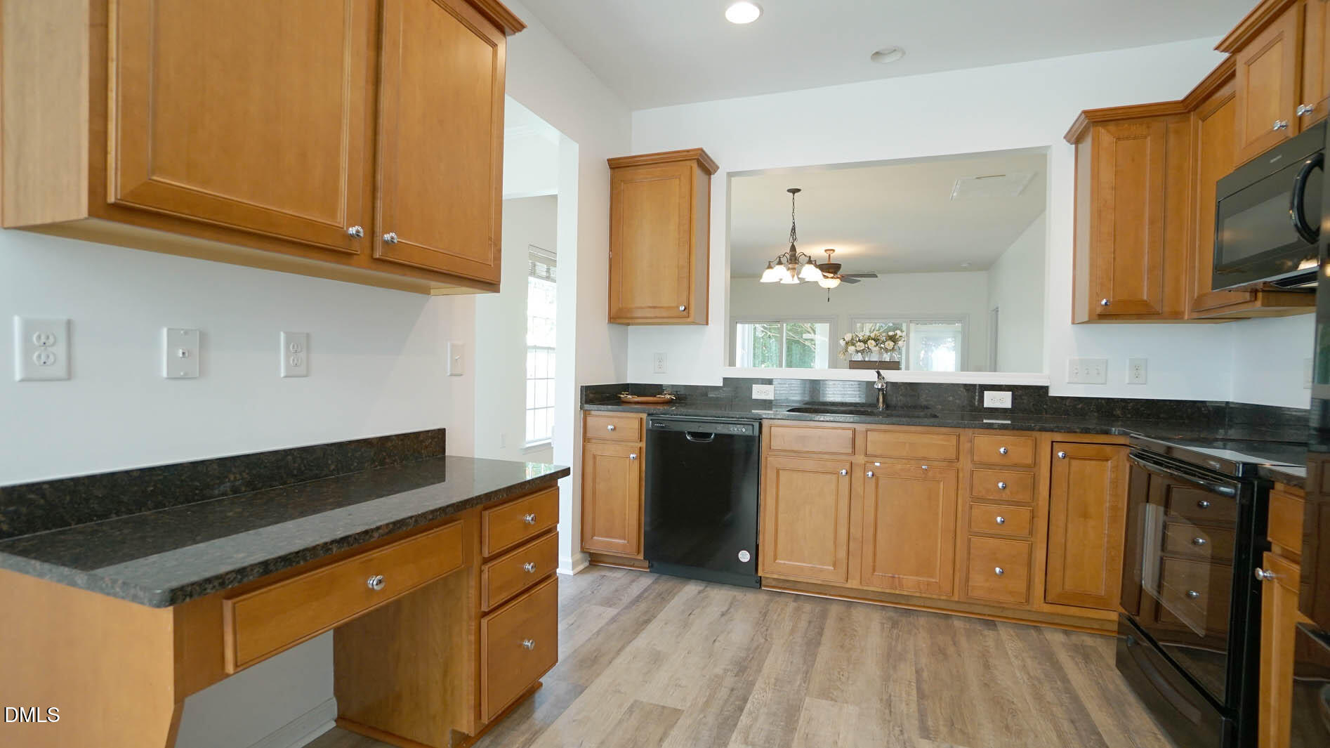542 Tomkins Loop Property Photo 65