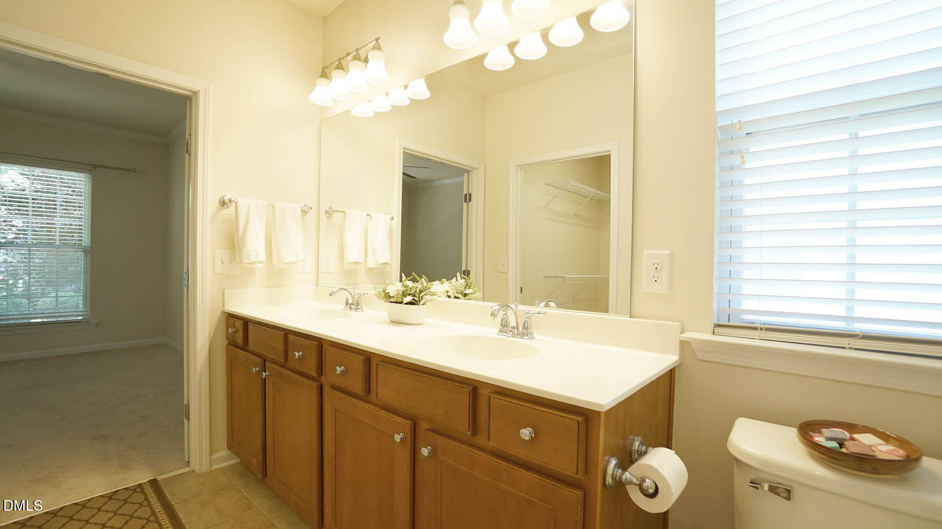 542 Tomkins Loop Property Photo 88