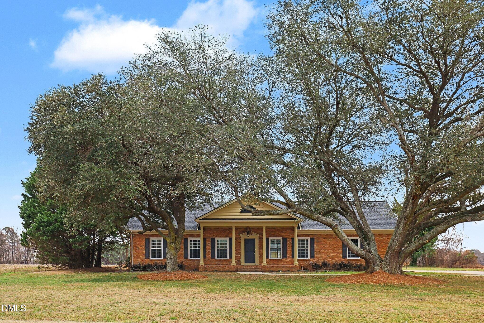 7104 Nc-210 Property Photo 1