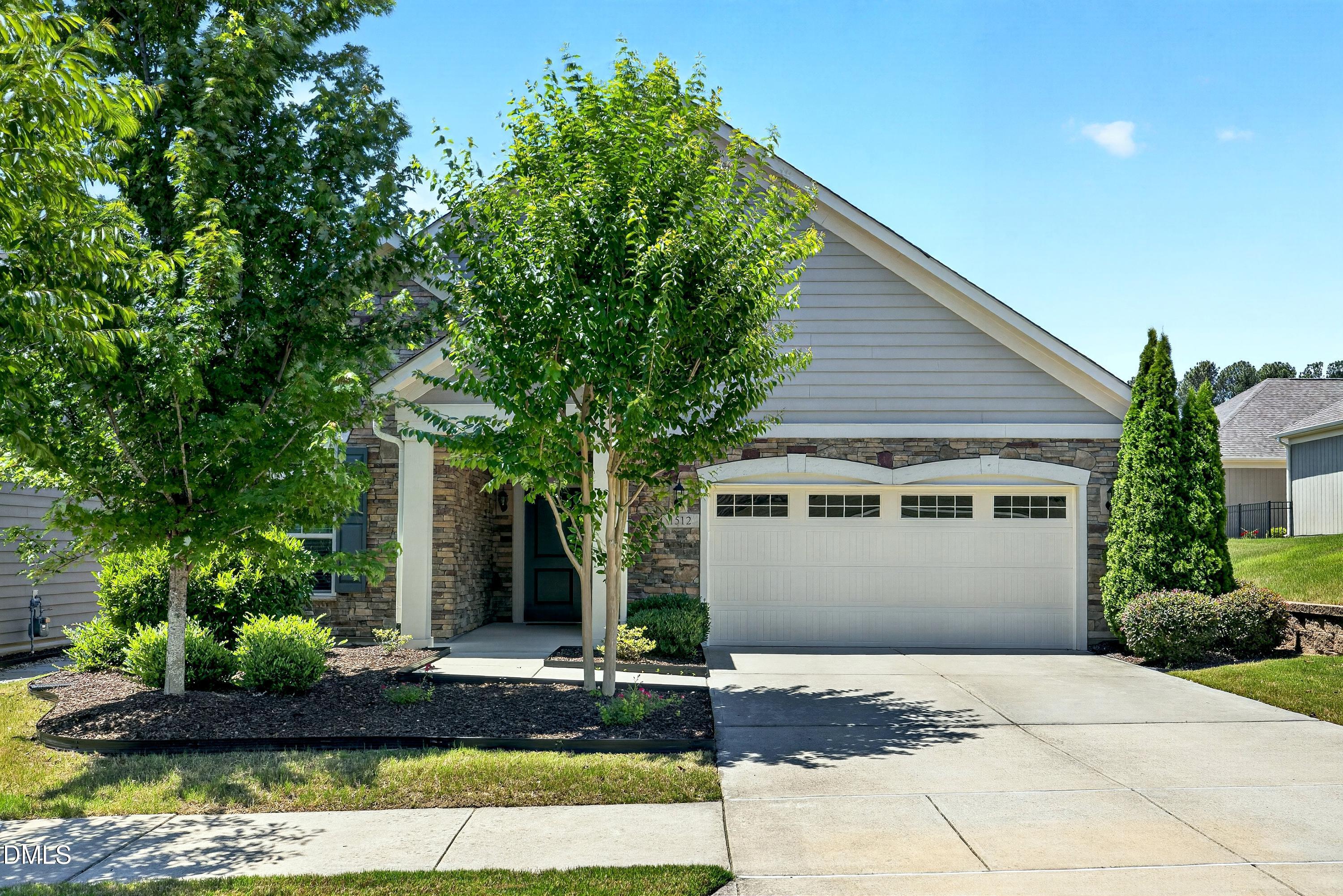 1512 Fountainview Drive