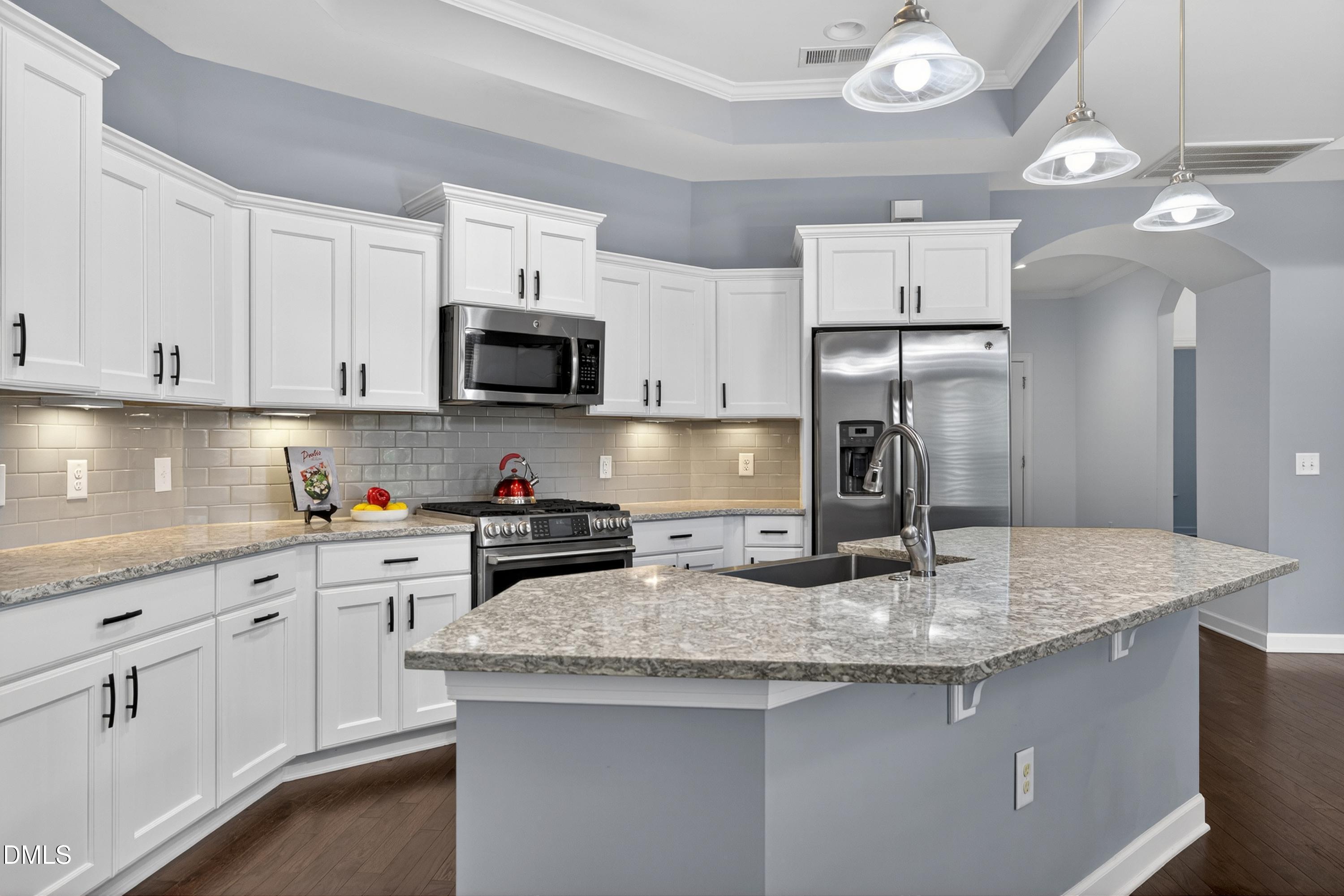 1512 Fountainview Drive Property Photo 11