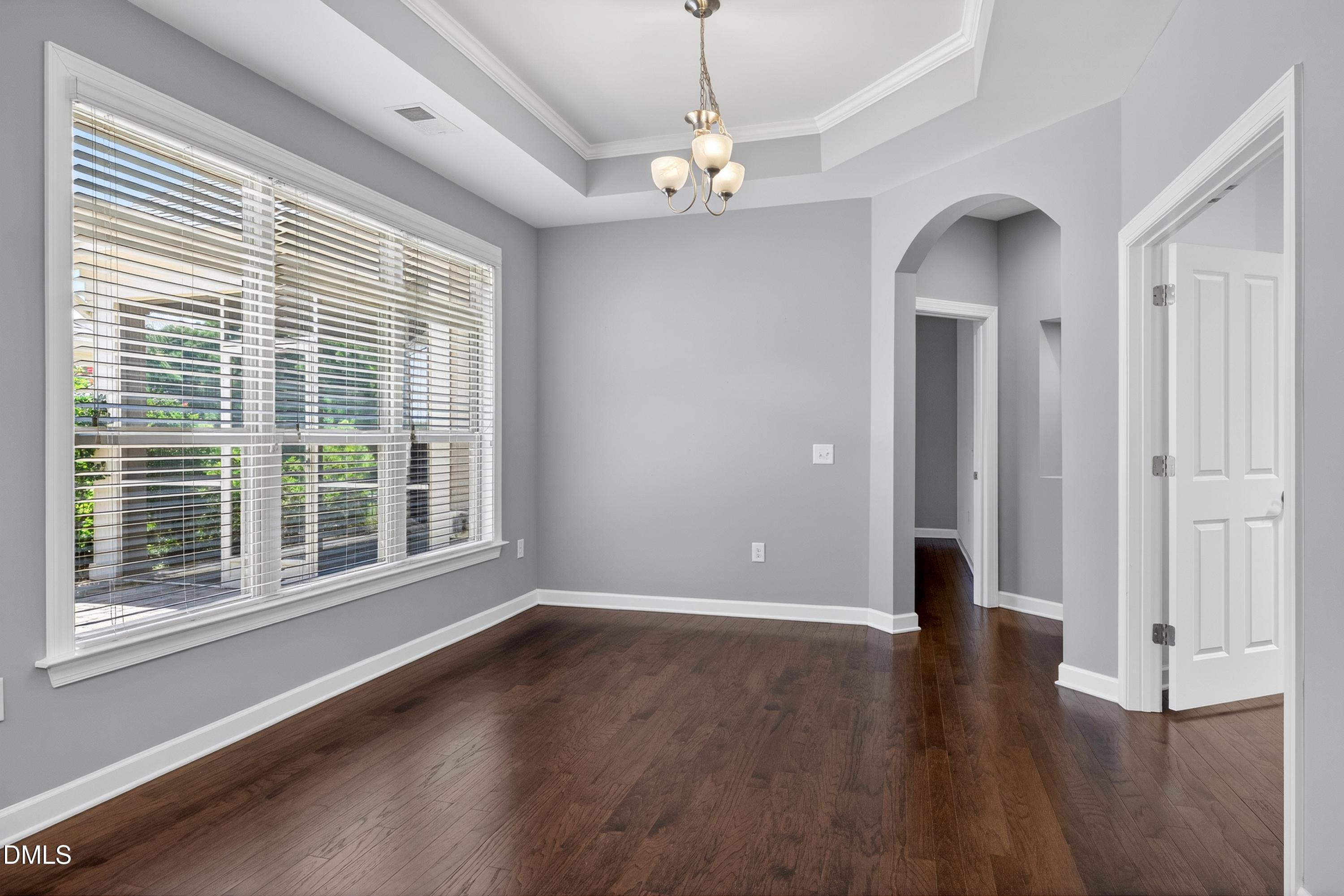 1512 Fountainview Drive Property Photo 14