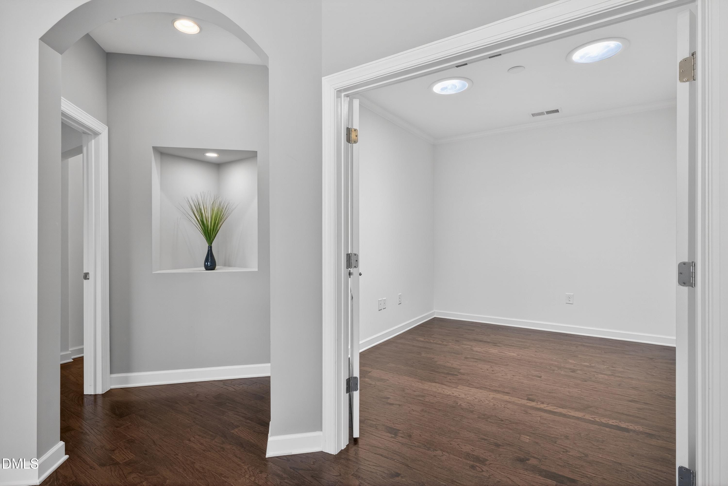 1512 Fountainview Drive Property Photo 16