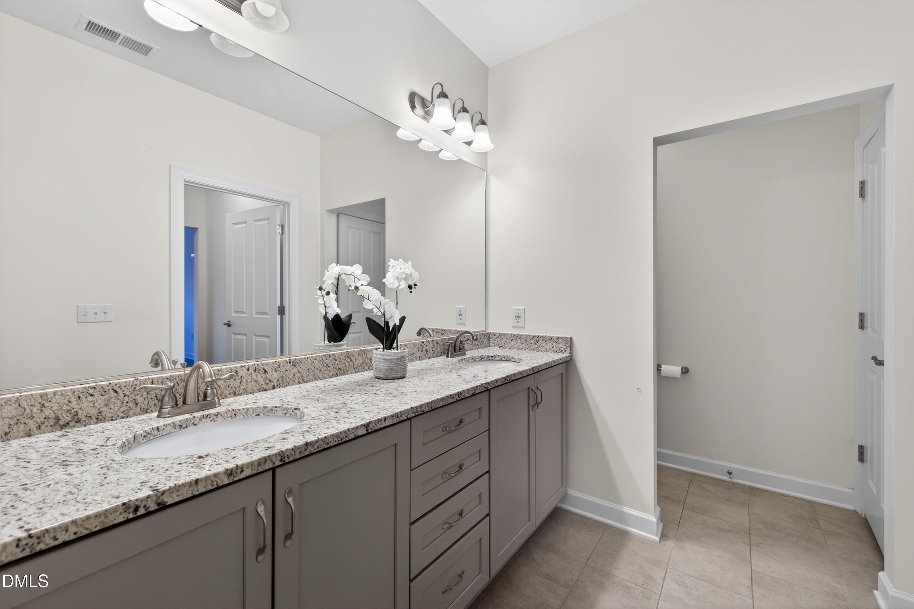 1512 Fountainview Drive Property Photo 21