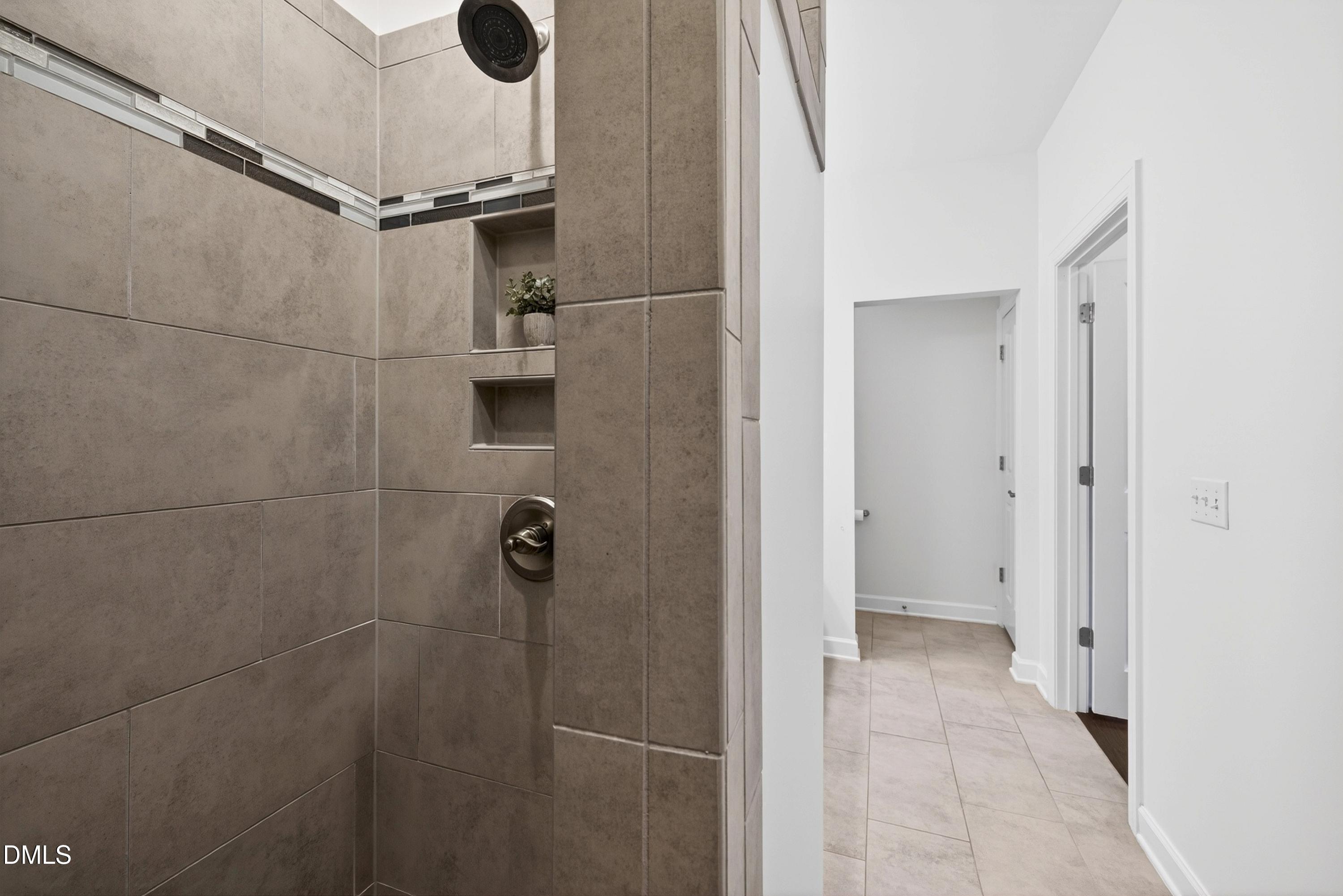 1512 Fountainview Drive Property Photo 23