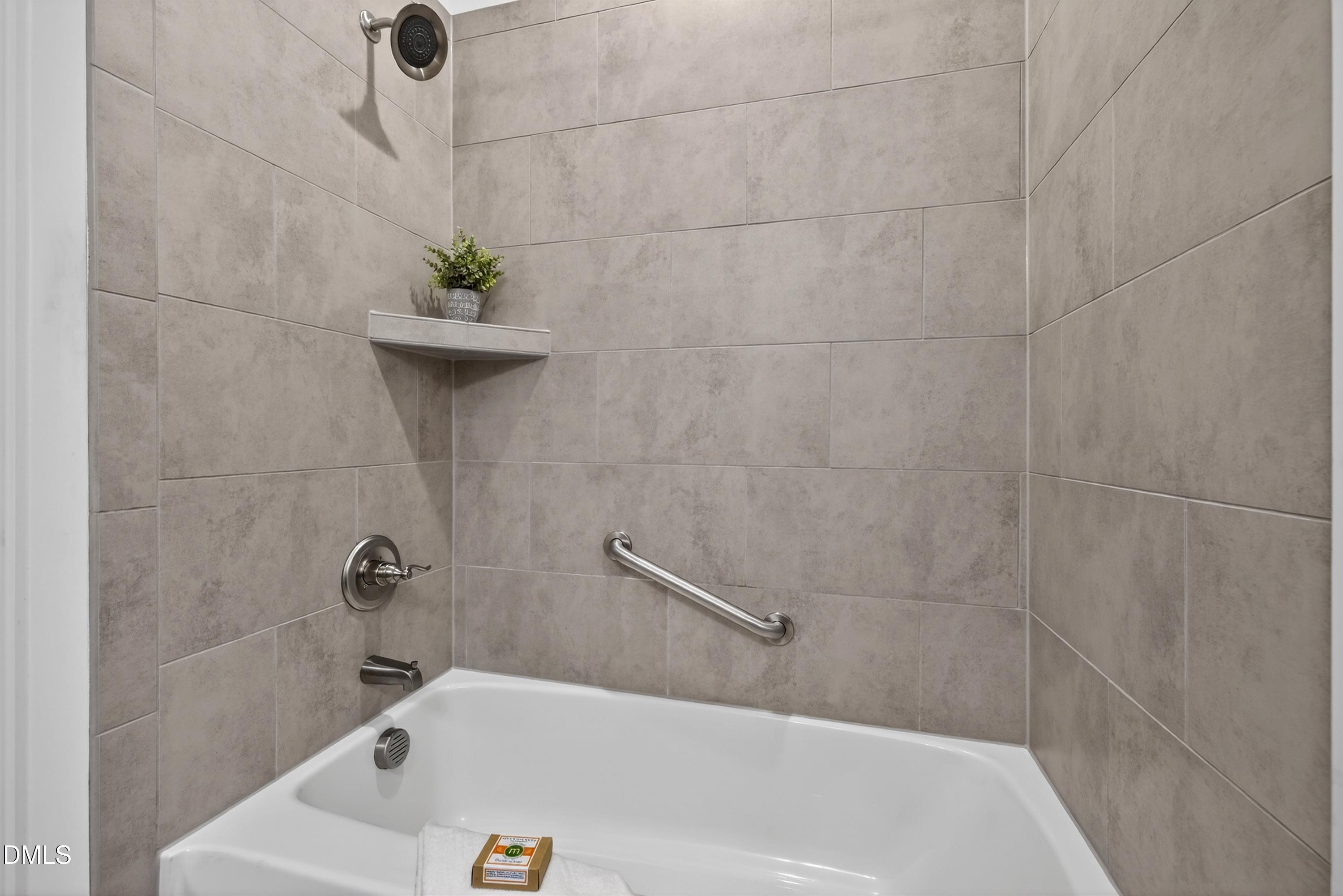 1512 Fountainview Drive Property Photo 29