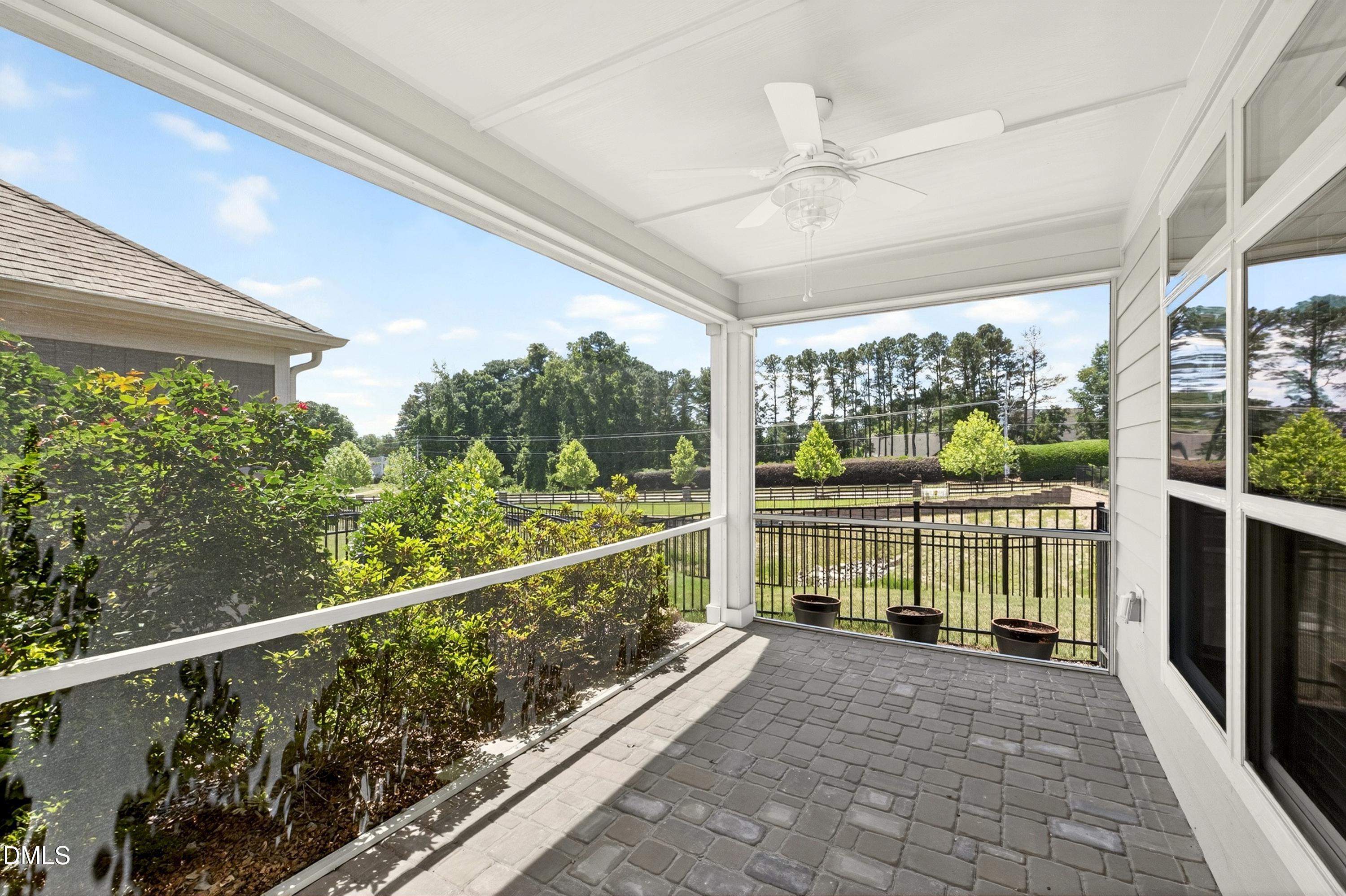 1512 Fountainview Drive Property Photo 33
