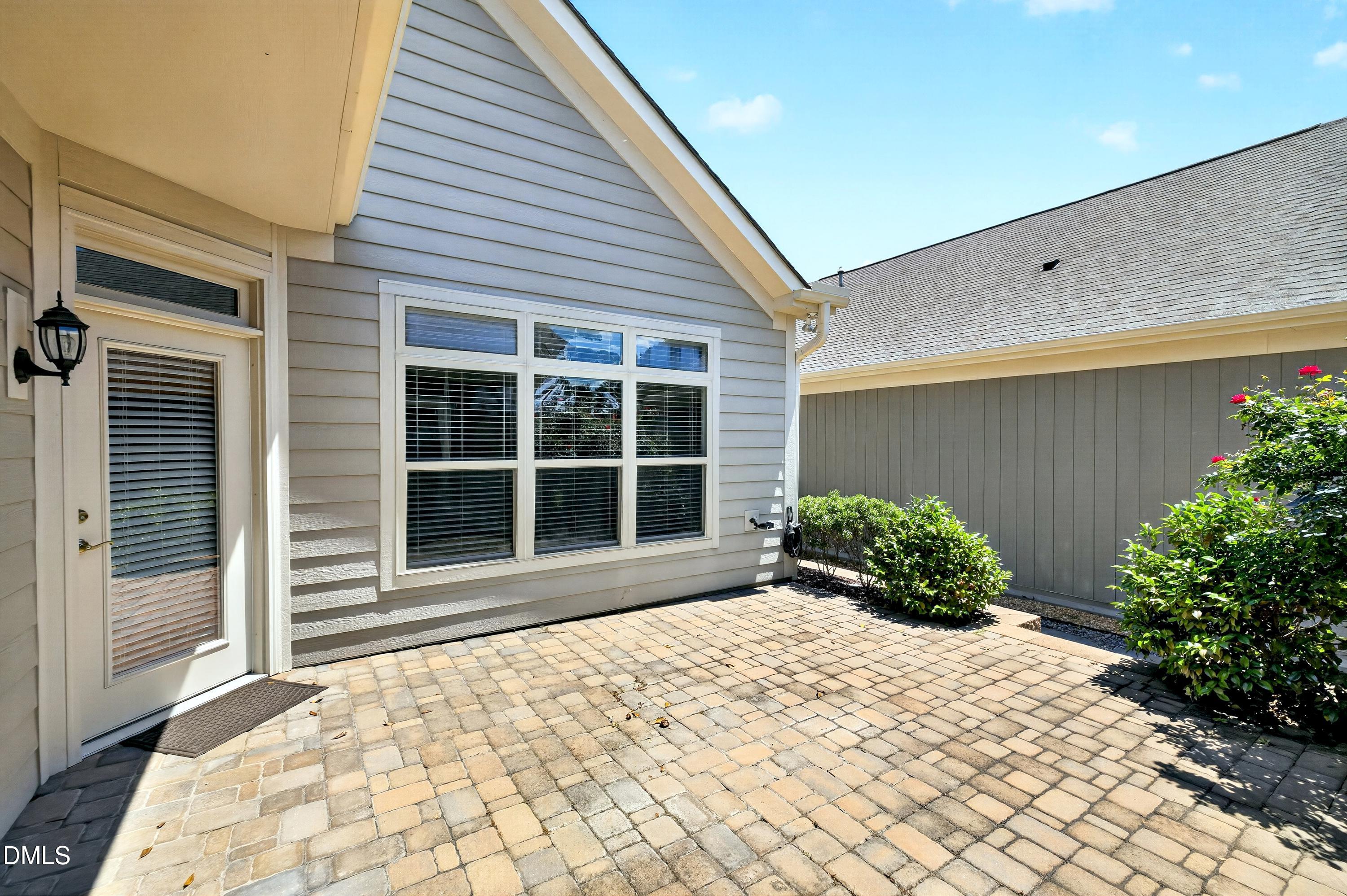 1512 Fountainview Drive Property Photo 35