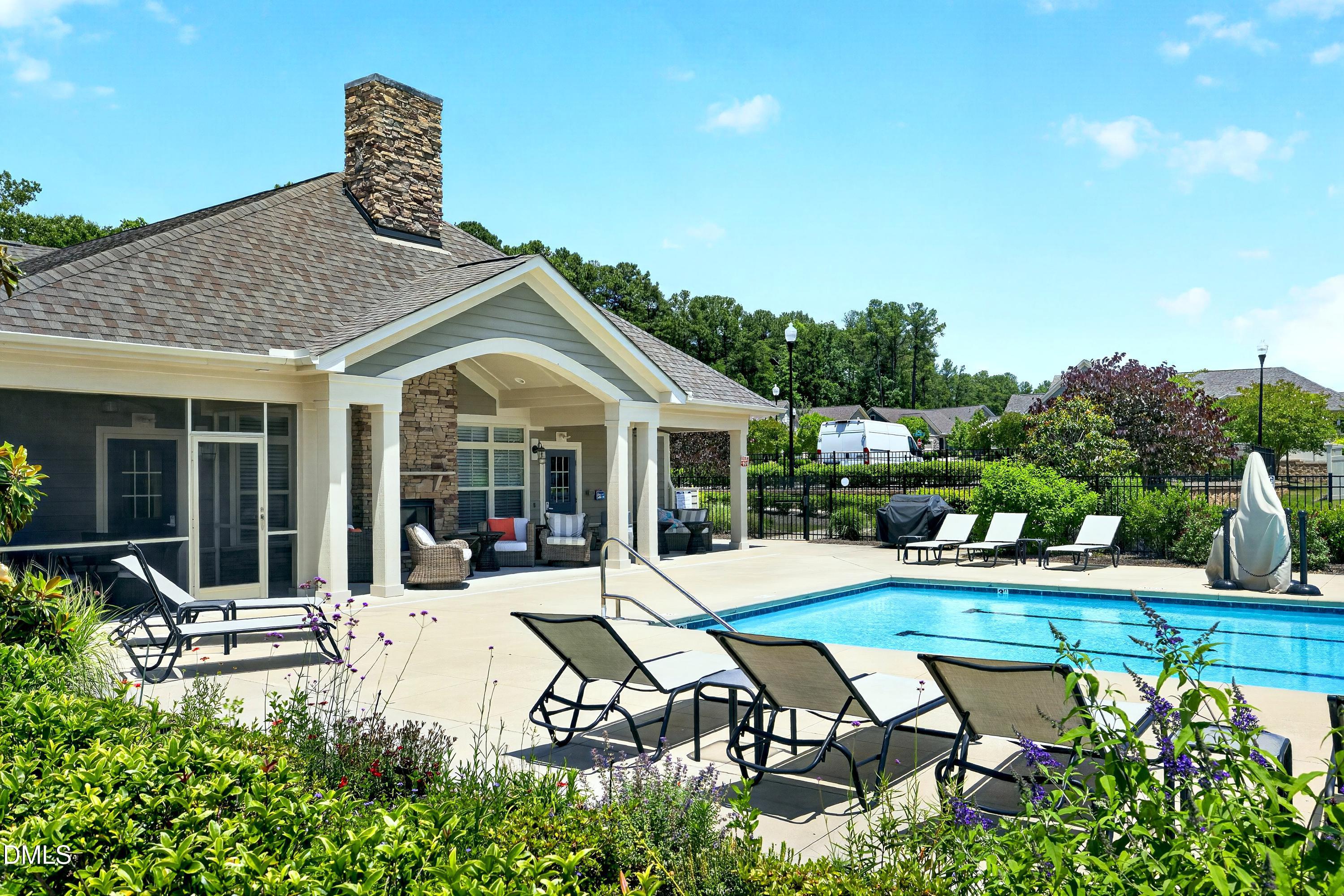 1512 Fountainview Drive Property Photo 36