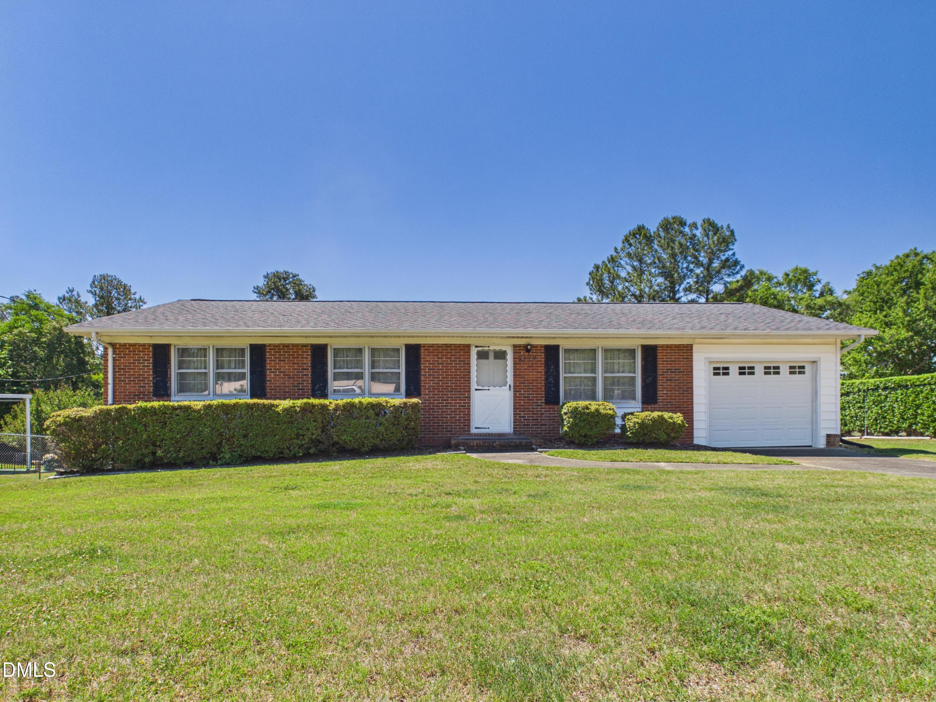2409 Landis Drive Property Photo 2