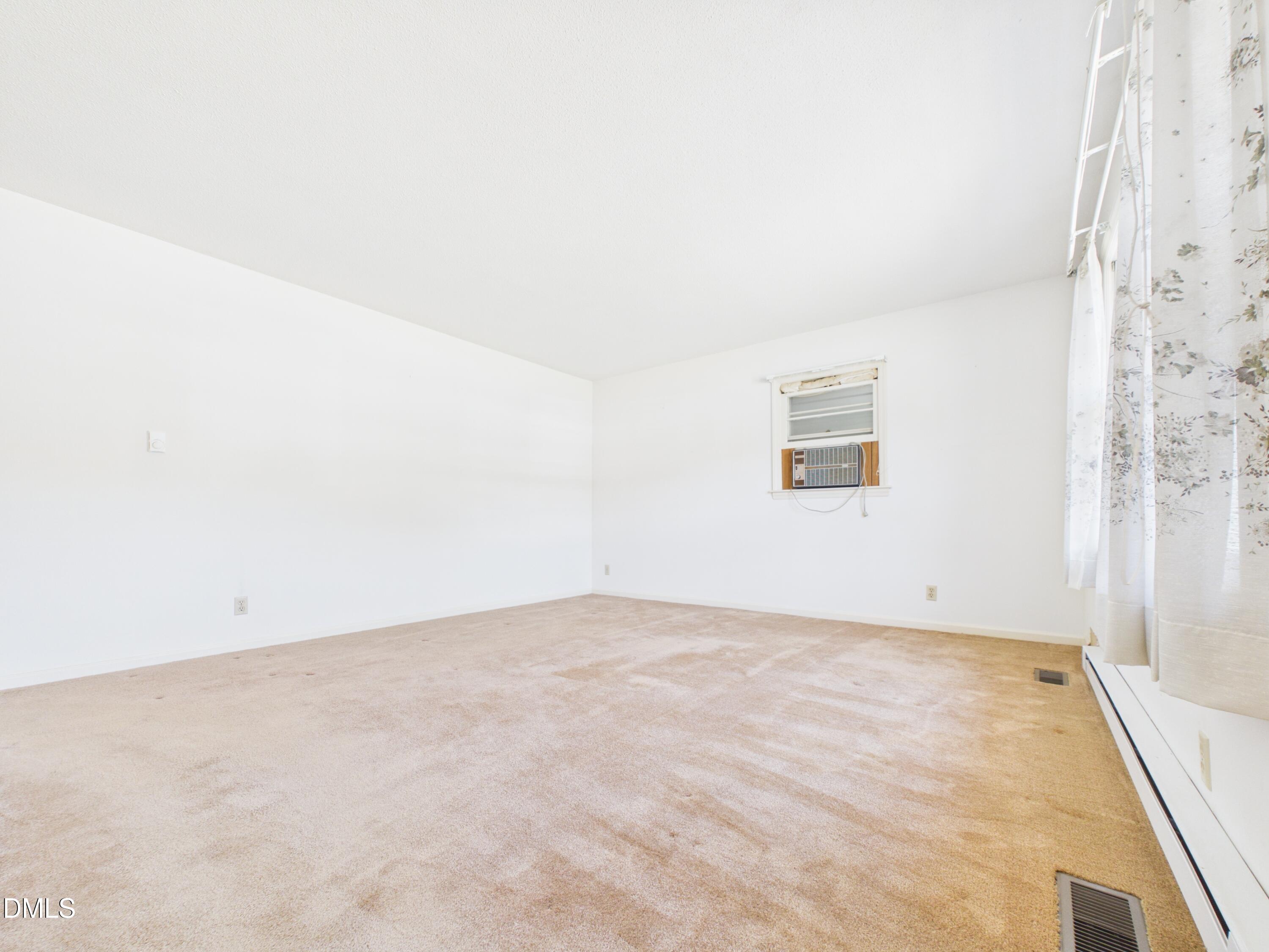 2409 Landis Drive Property Photo 6