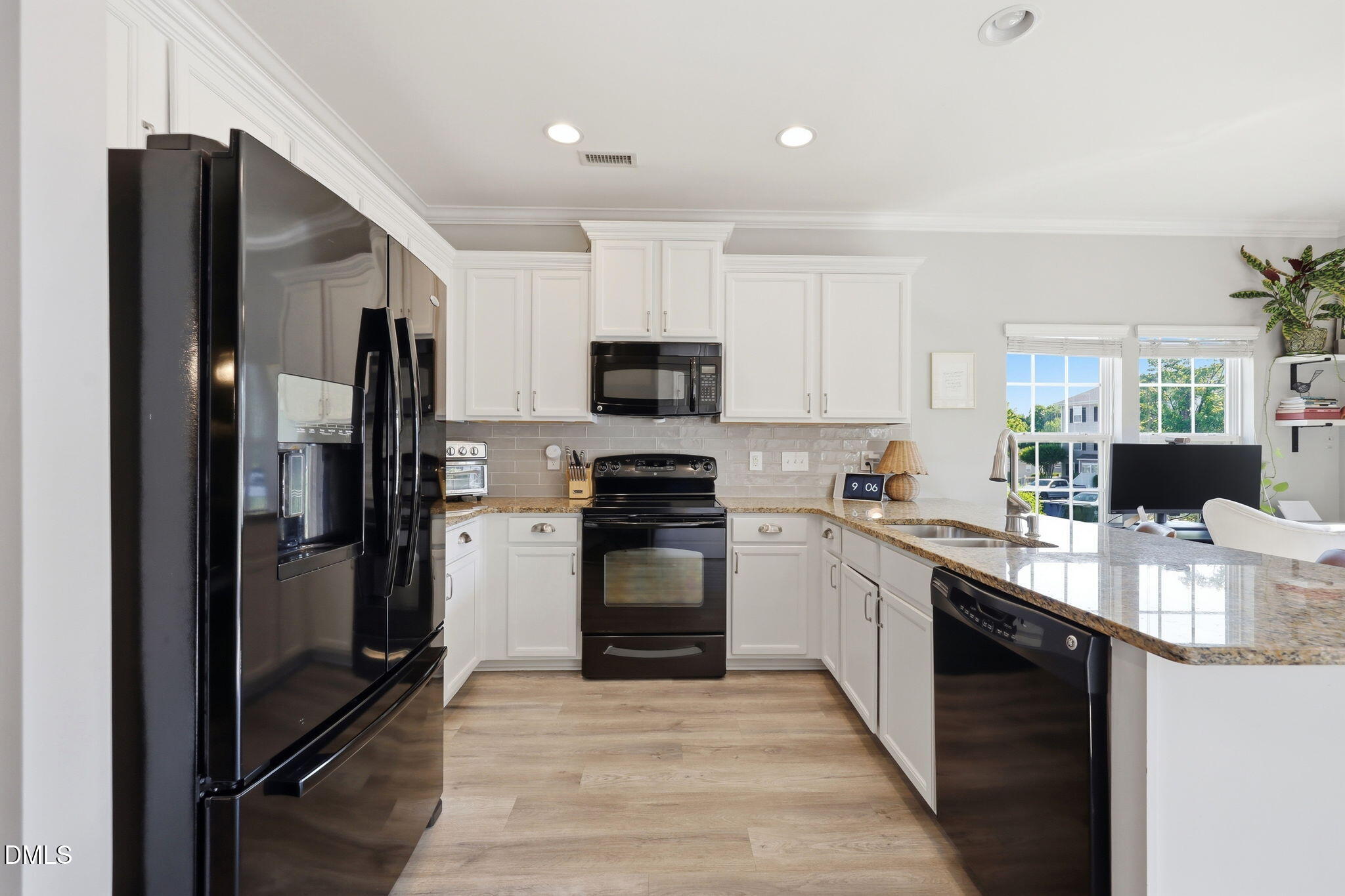 1115 Ileagnes Road Property Photo 13