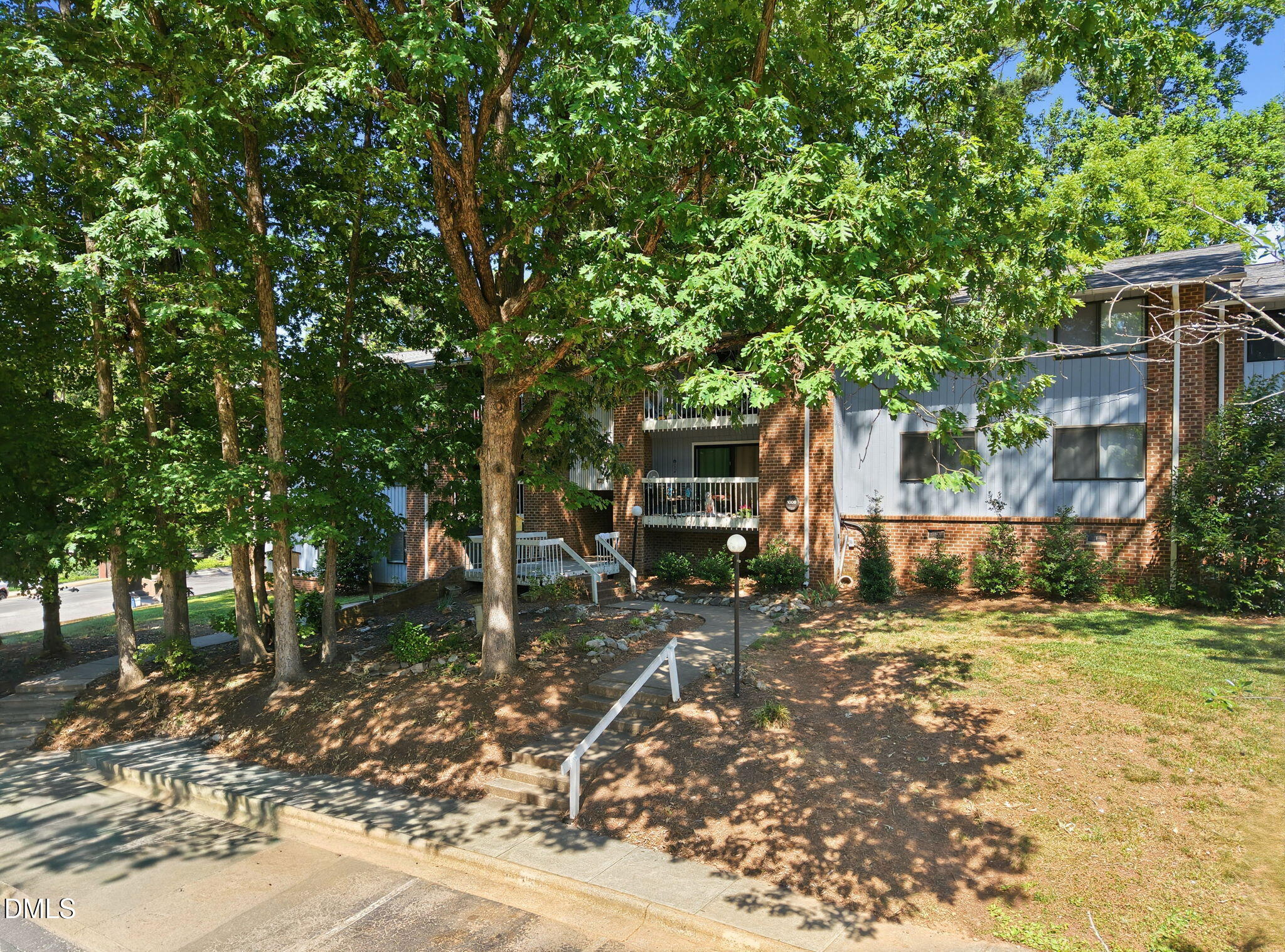 1008 Sandlin Place B Property Photo 2