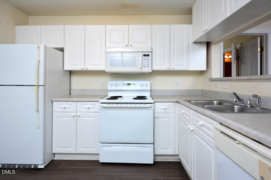 929 Morreene Road D23 Property Photo 5