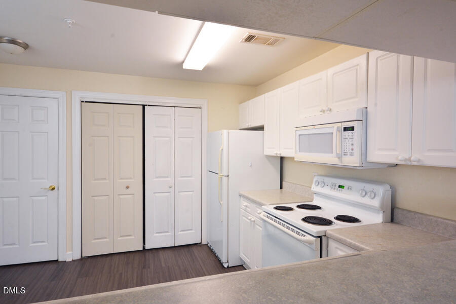 929 Morreene Road D23 Property Photo 8