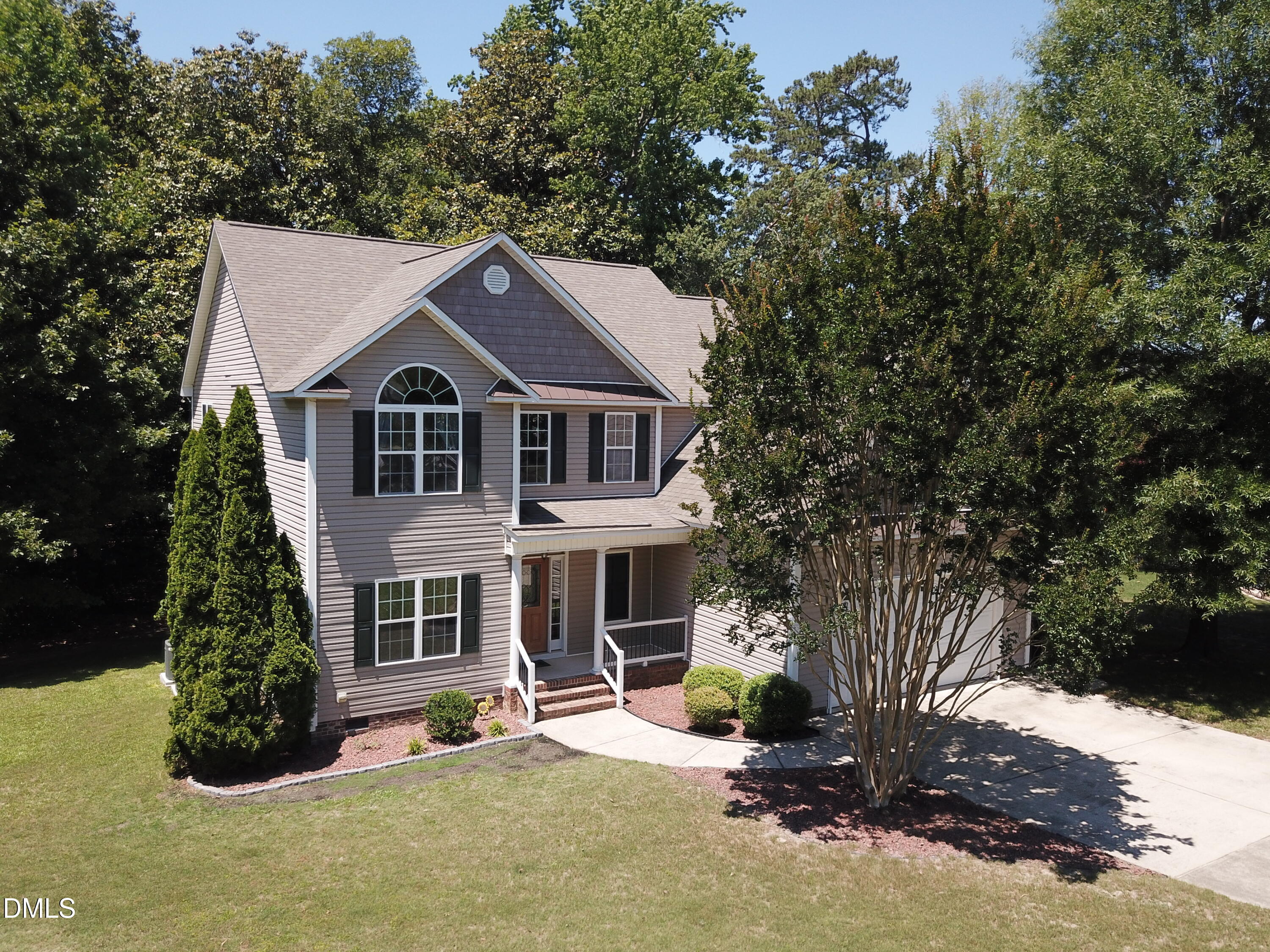 220 Langdon Pointe Drive Property Photo 1