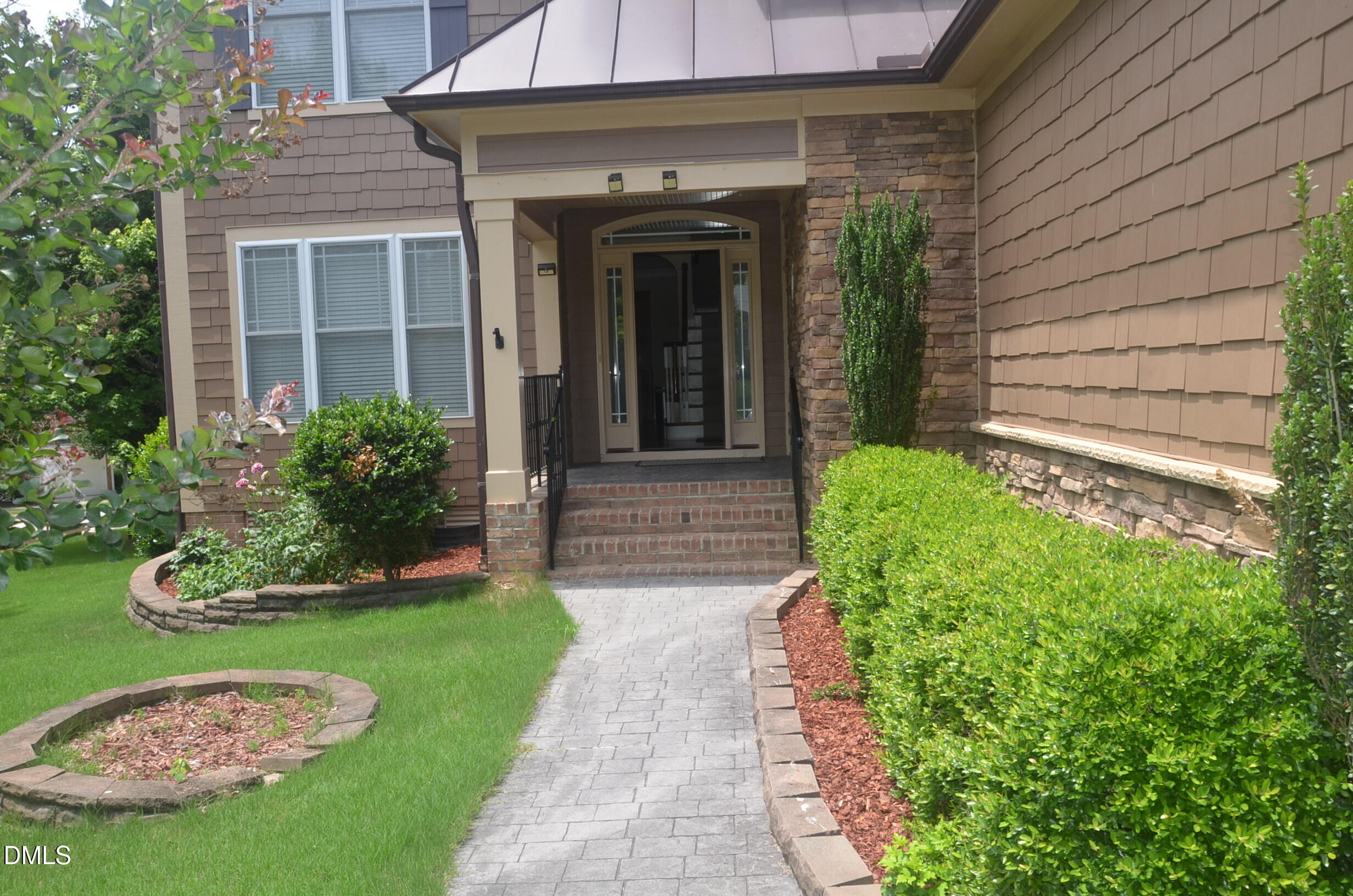 1026 Winterborne Drive Property Photo 4