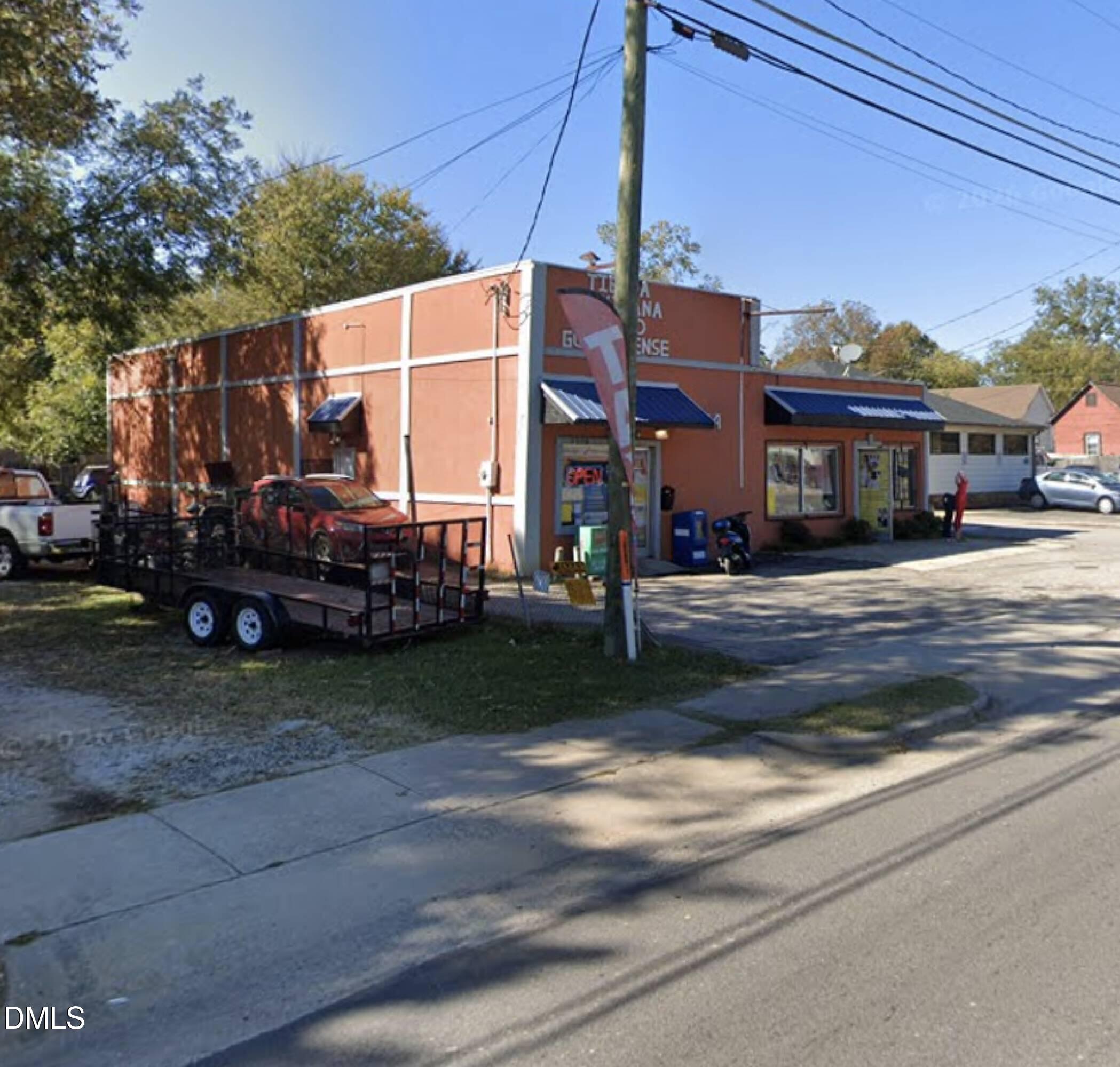 1512 S Saunders Street Property Photo 3