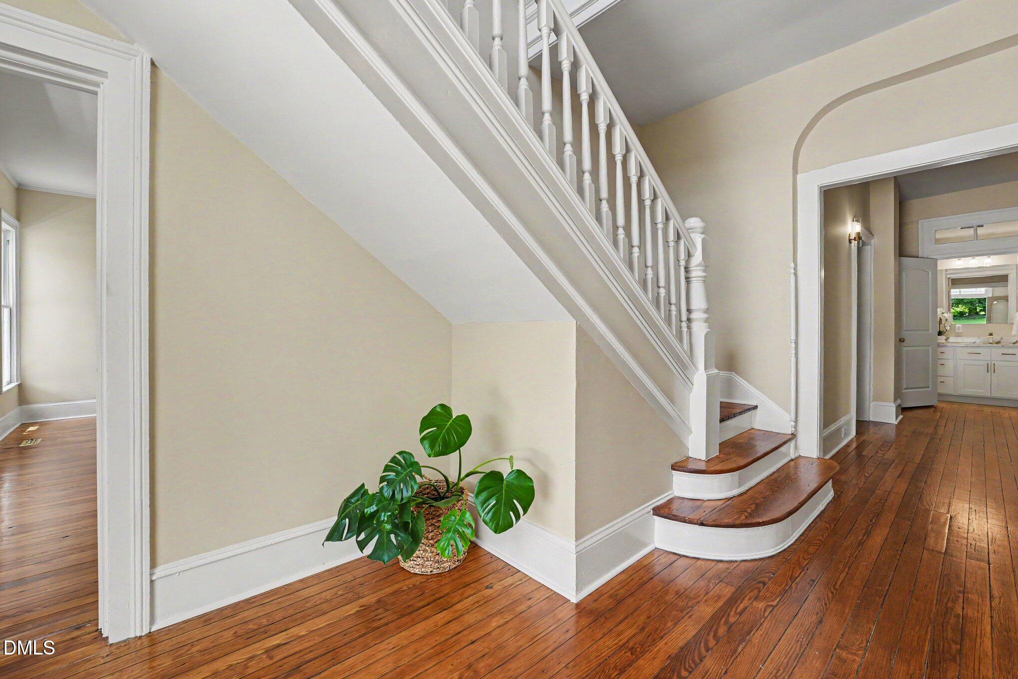 309 W Walnut Street Property Photo 5
