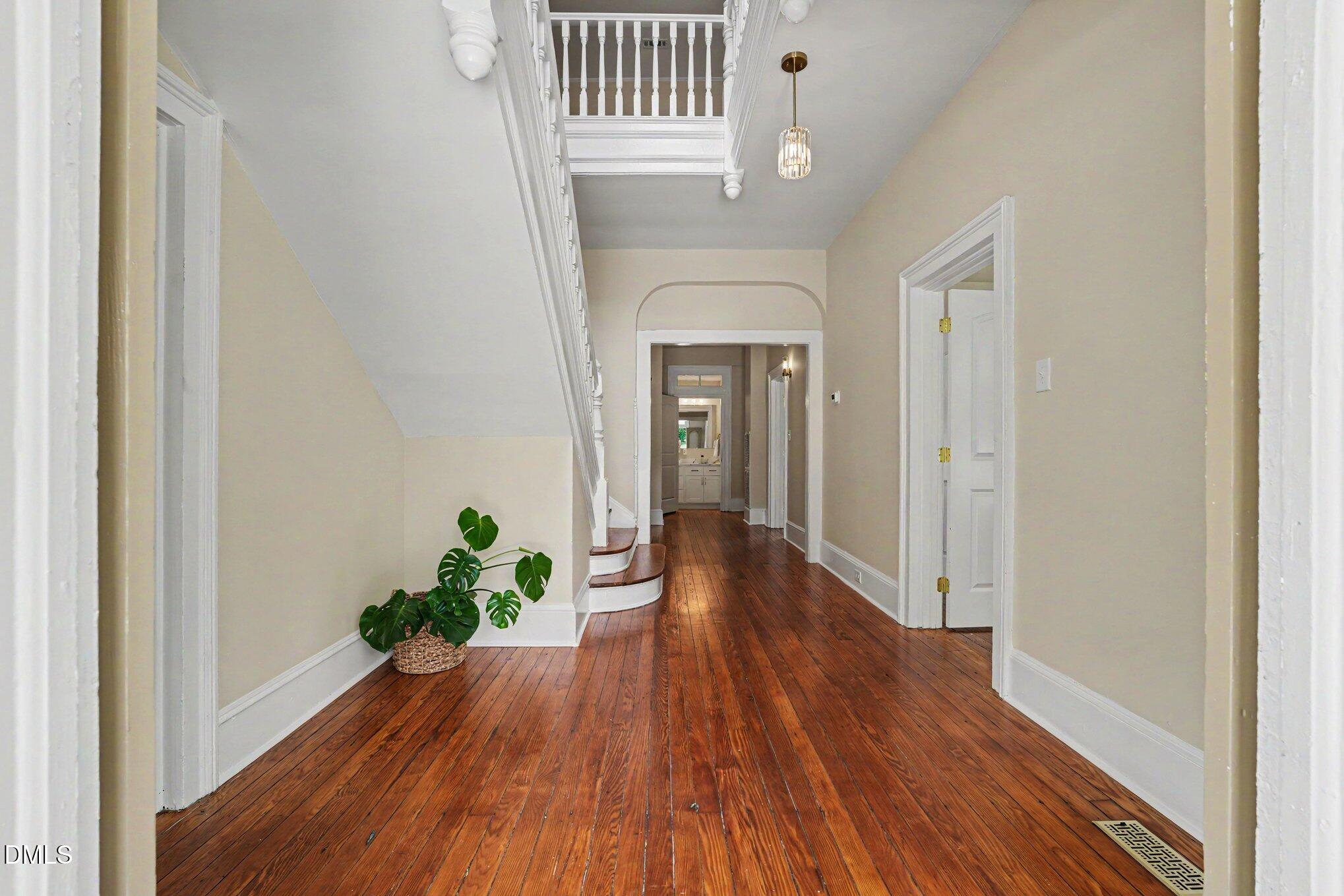 309 W Walnut Street Property Photo 7