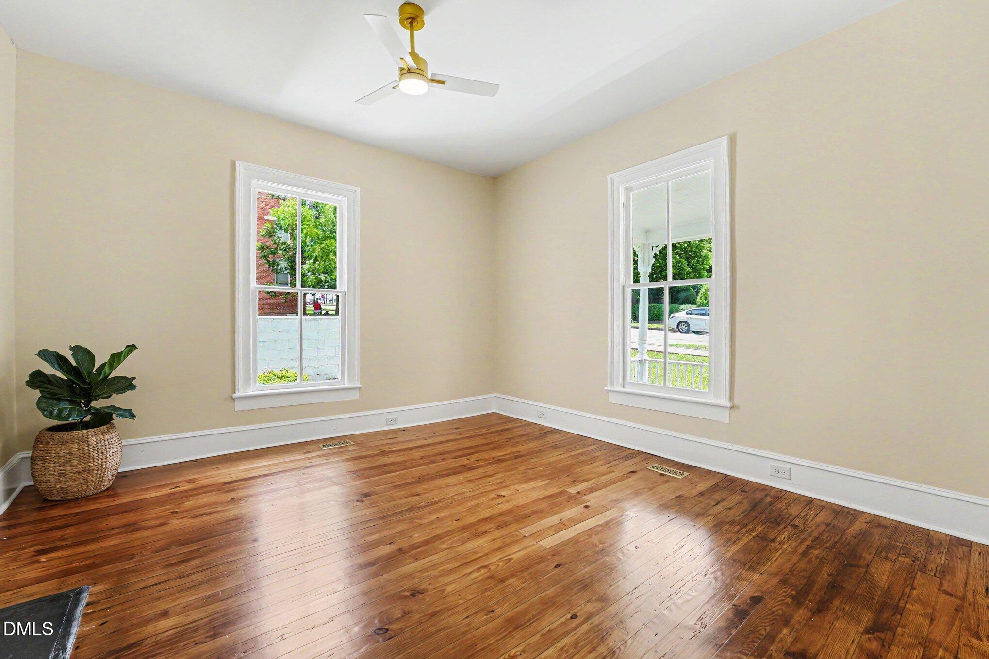 309 W Walnut Street Property Photo 8