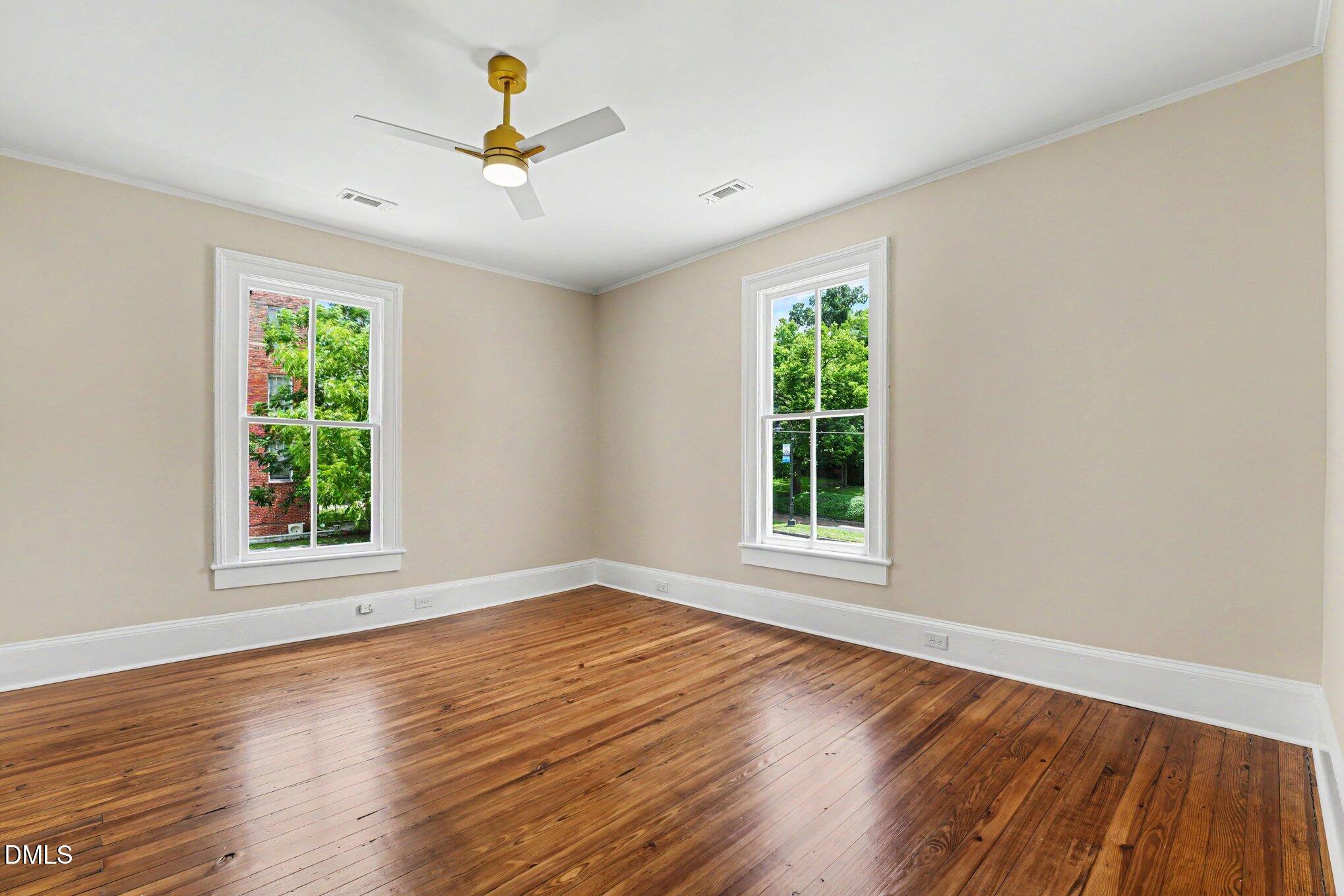 309 W Walnut Street Property Photo 16