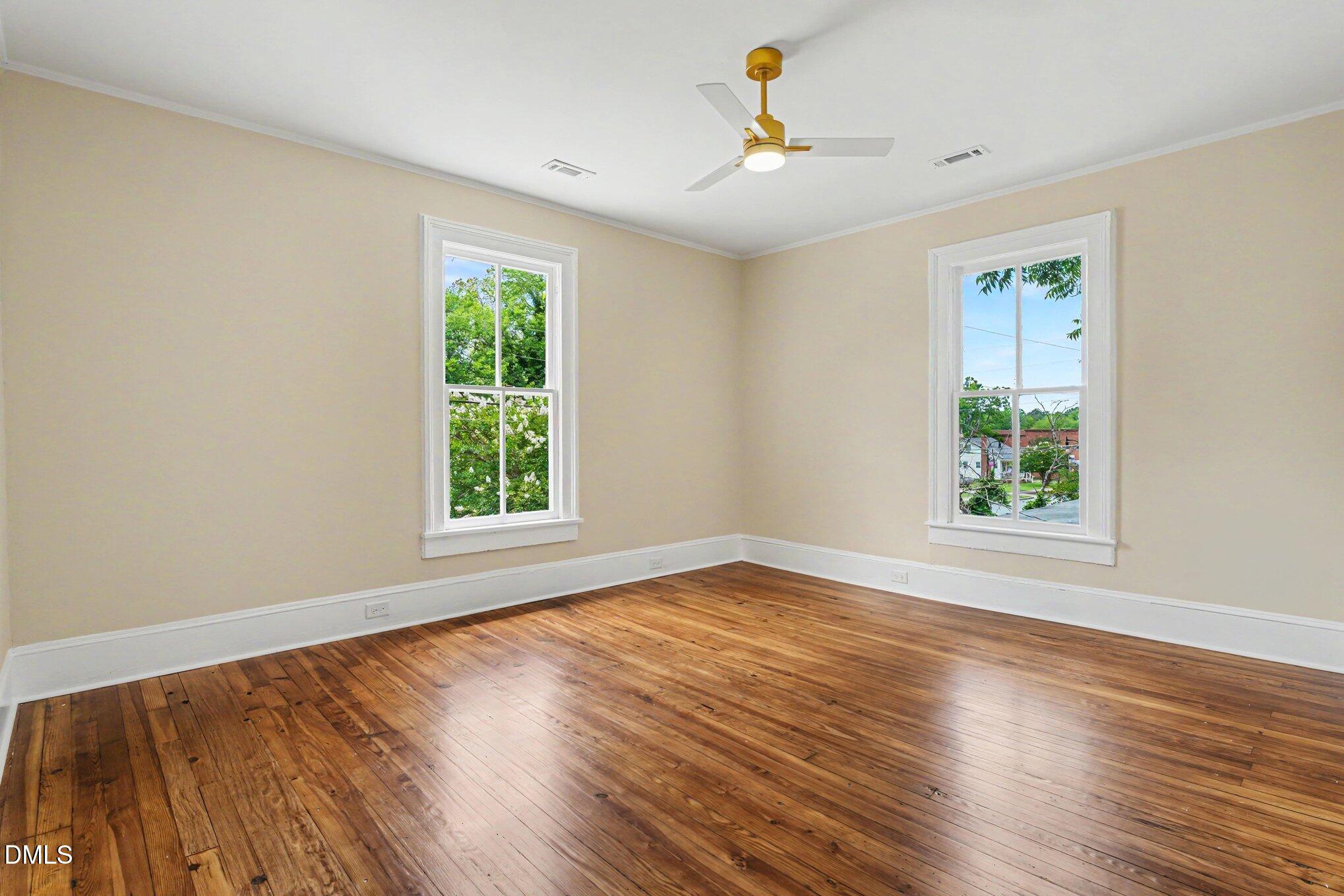 309 W Walnut Street Property Photo 17