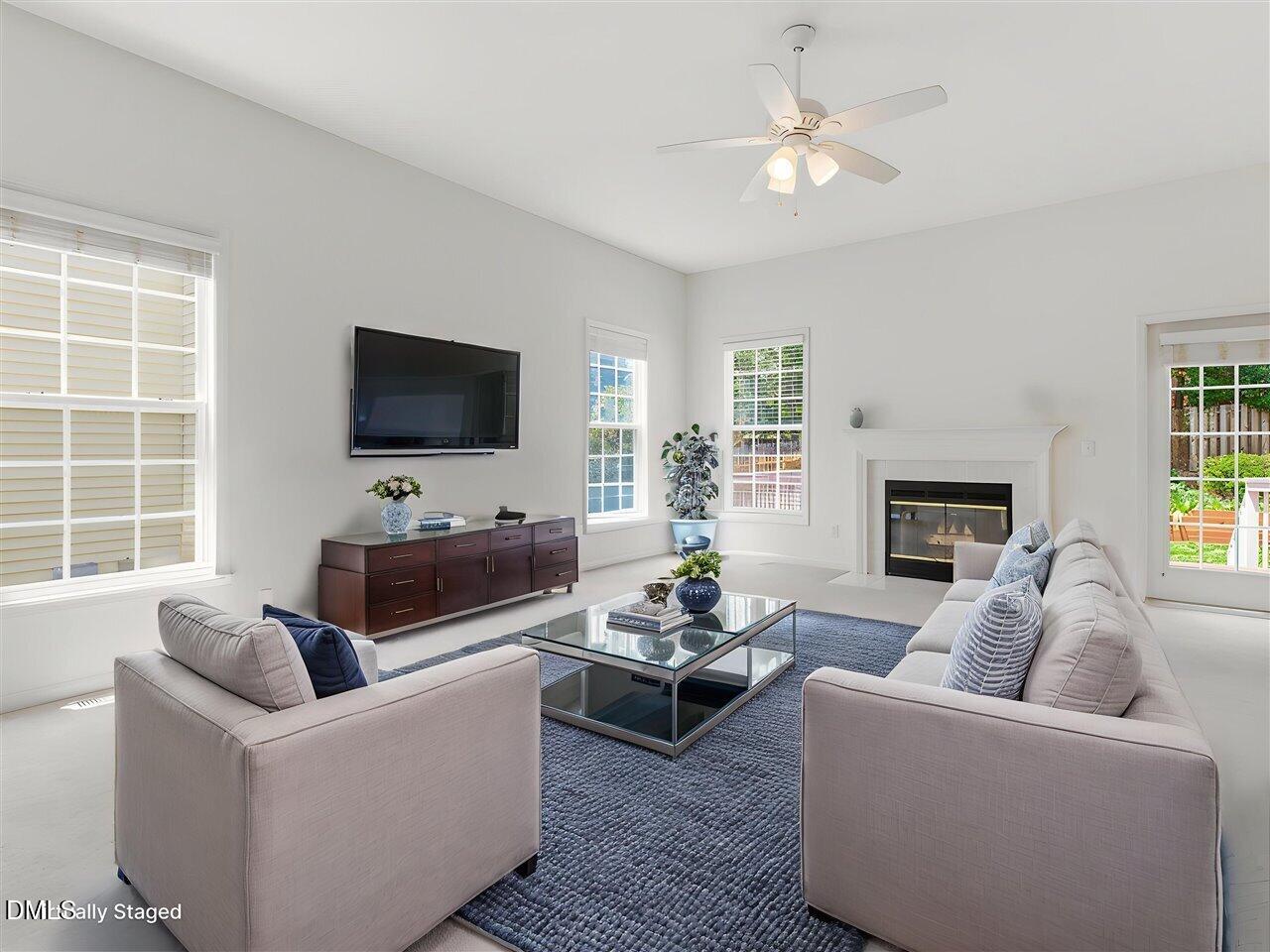 1137 Pebble Creek Crossing Property Photo 2