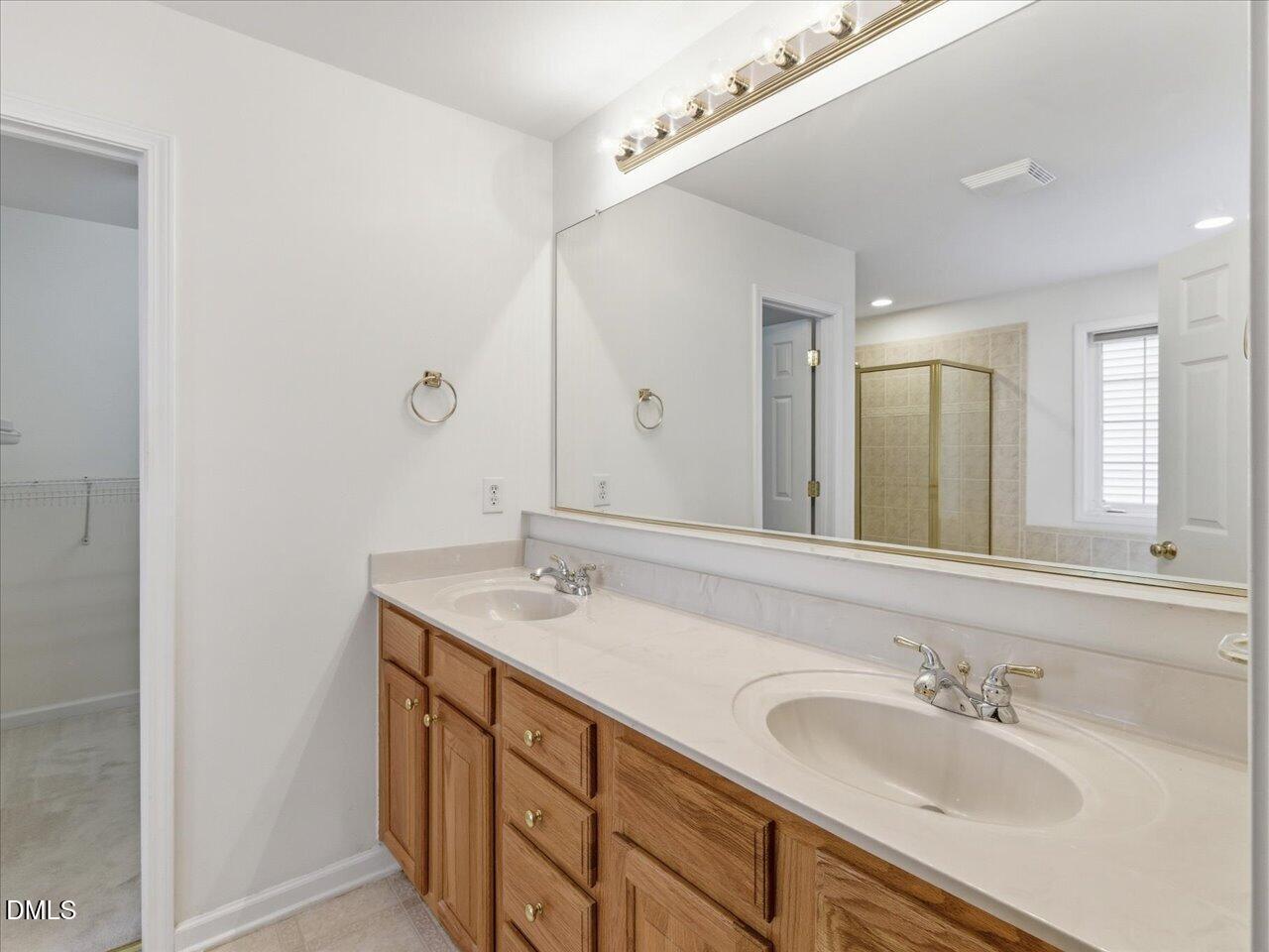 1137 Pebble Creek Crossing Property Photo 11