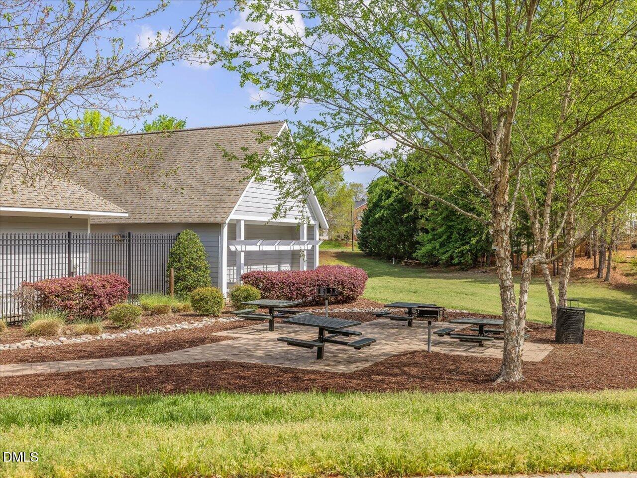 1137 Pebble Creek Crossing Property Photo 27