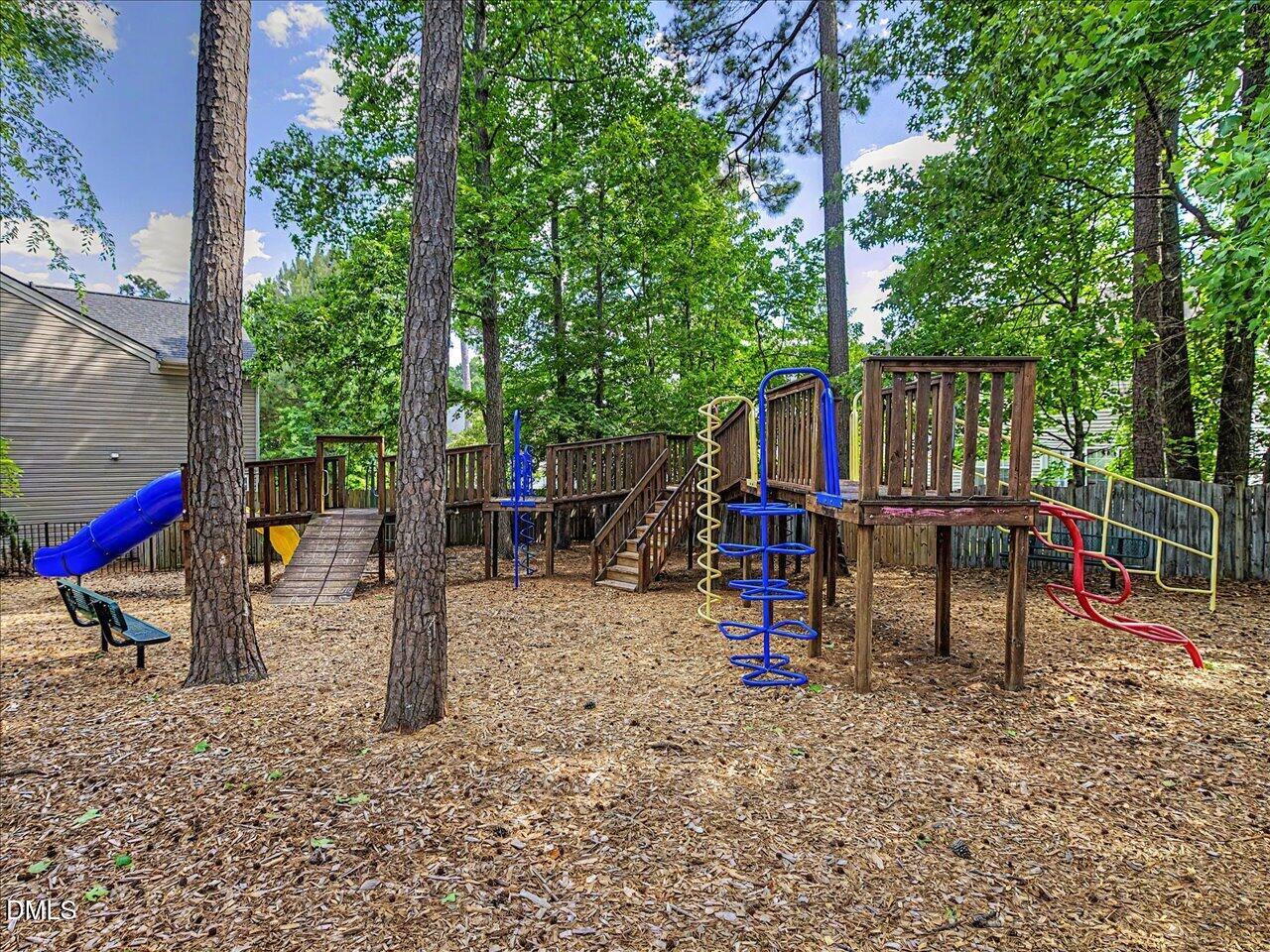 1137 Pebble Creek Crossing Property Photo 29