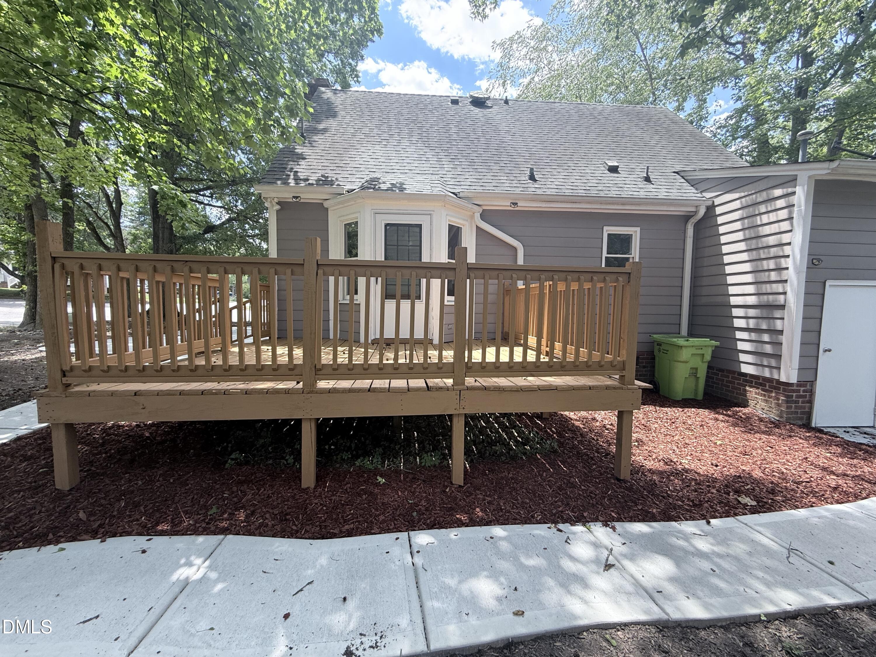 2900 Broadlands Drive Property Photo 11