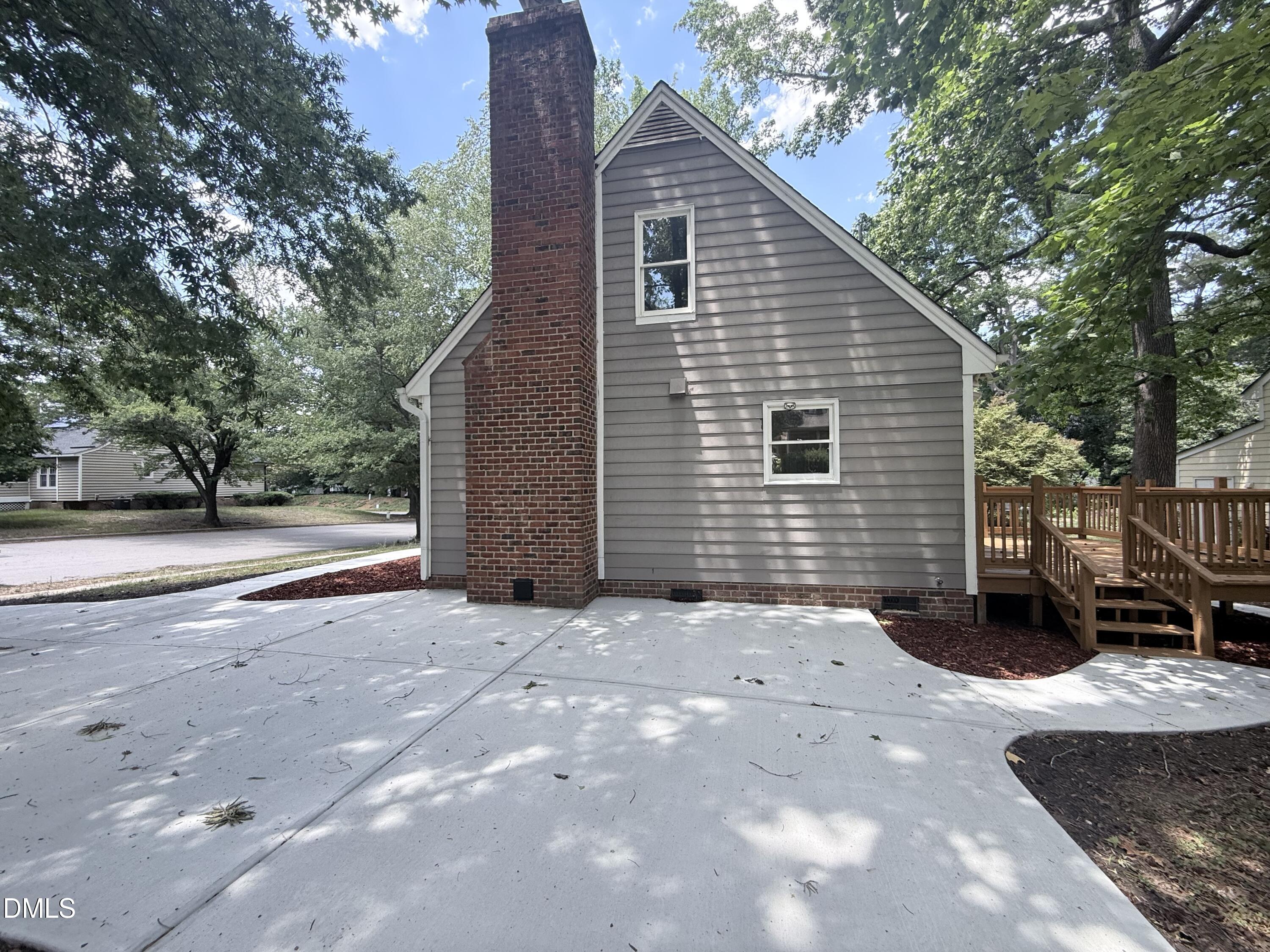 2900 Broadlands Drive Property Photo 14