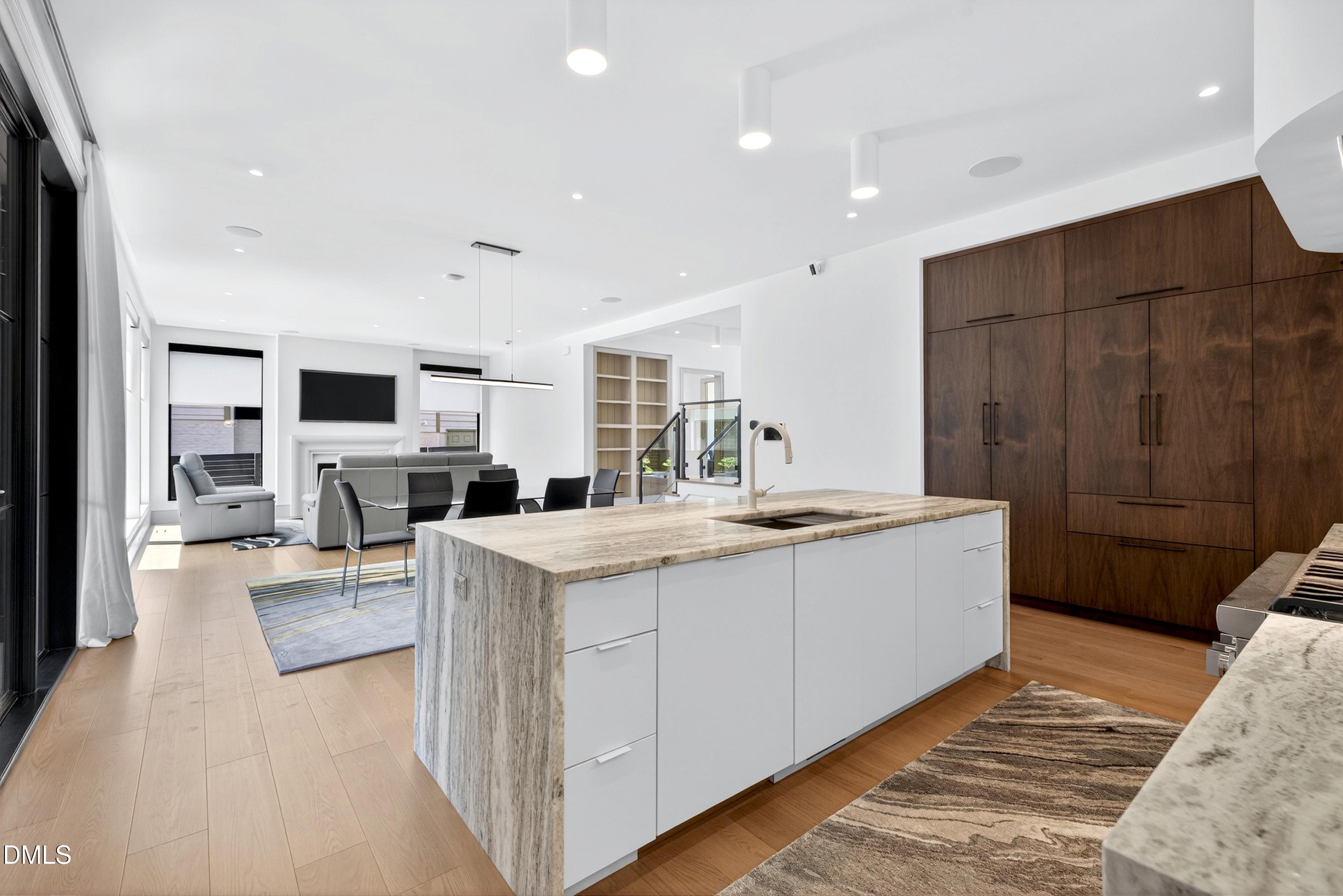 838 Woodburn Road Property Photo 3