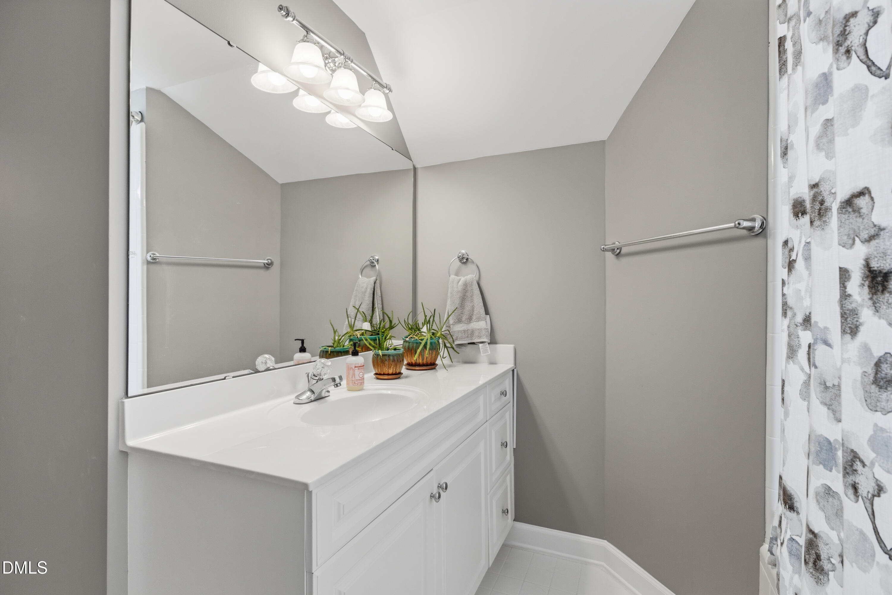 8005 Oneal Road Property Photo 28