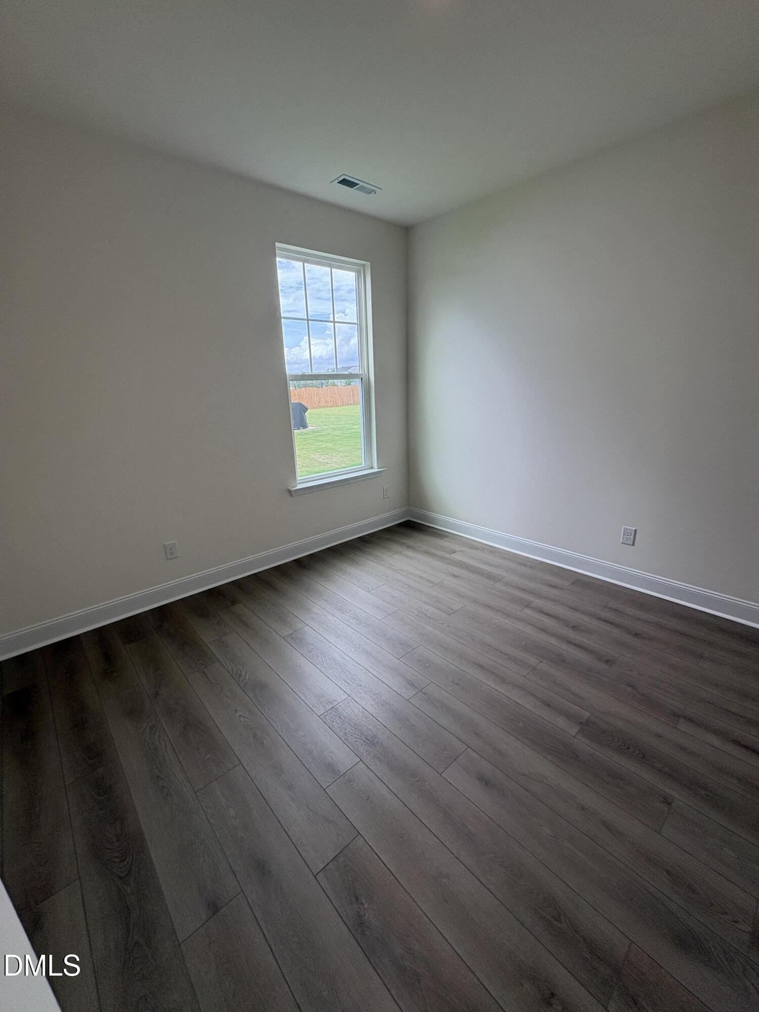 338 Peach Grv Way Property Photo 5