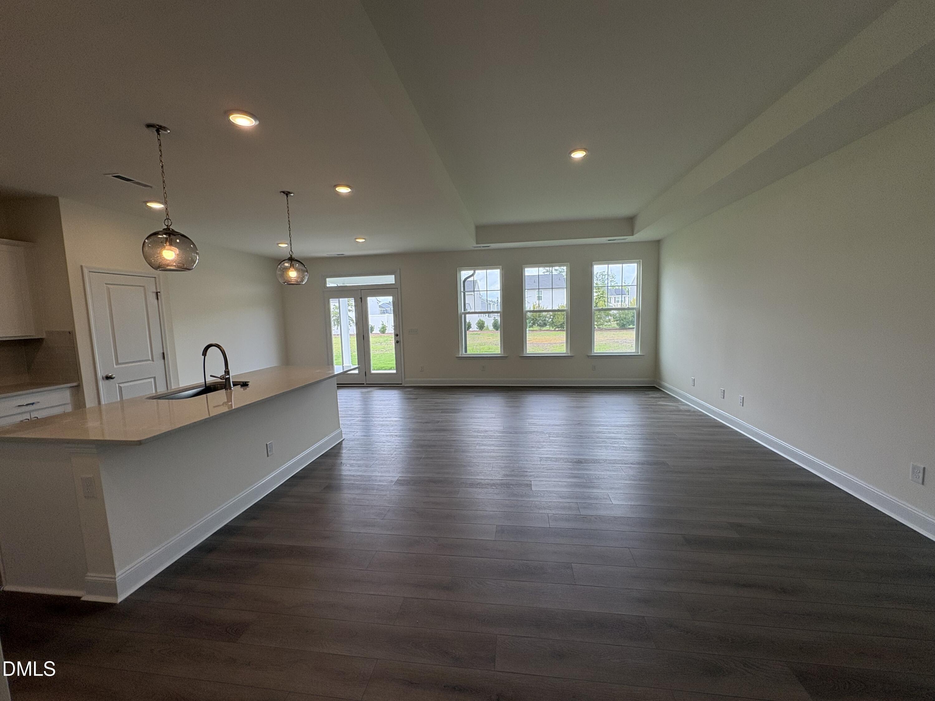 338 Peach Grv Way Property Photo 6
