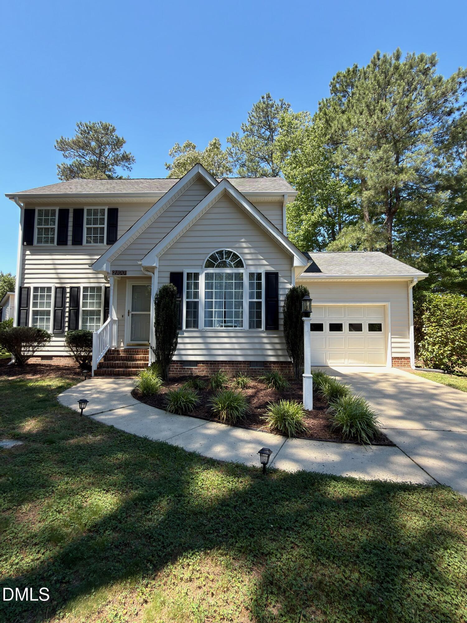 2100 Bridgeport Circle Property Photo 1