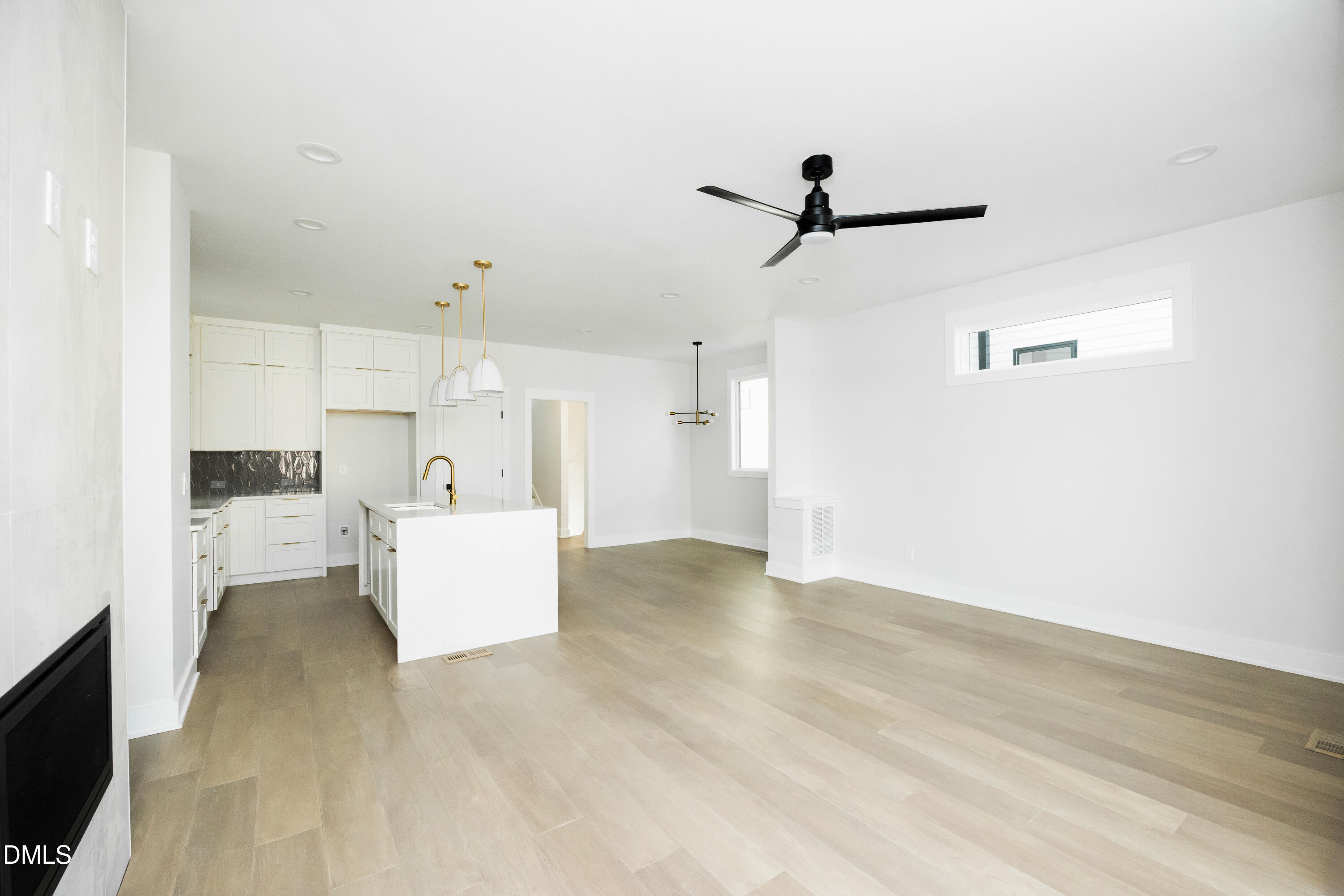 221 Woodsborough Place Property Photo 25